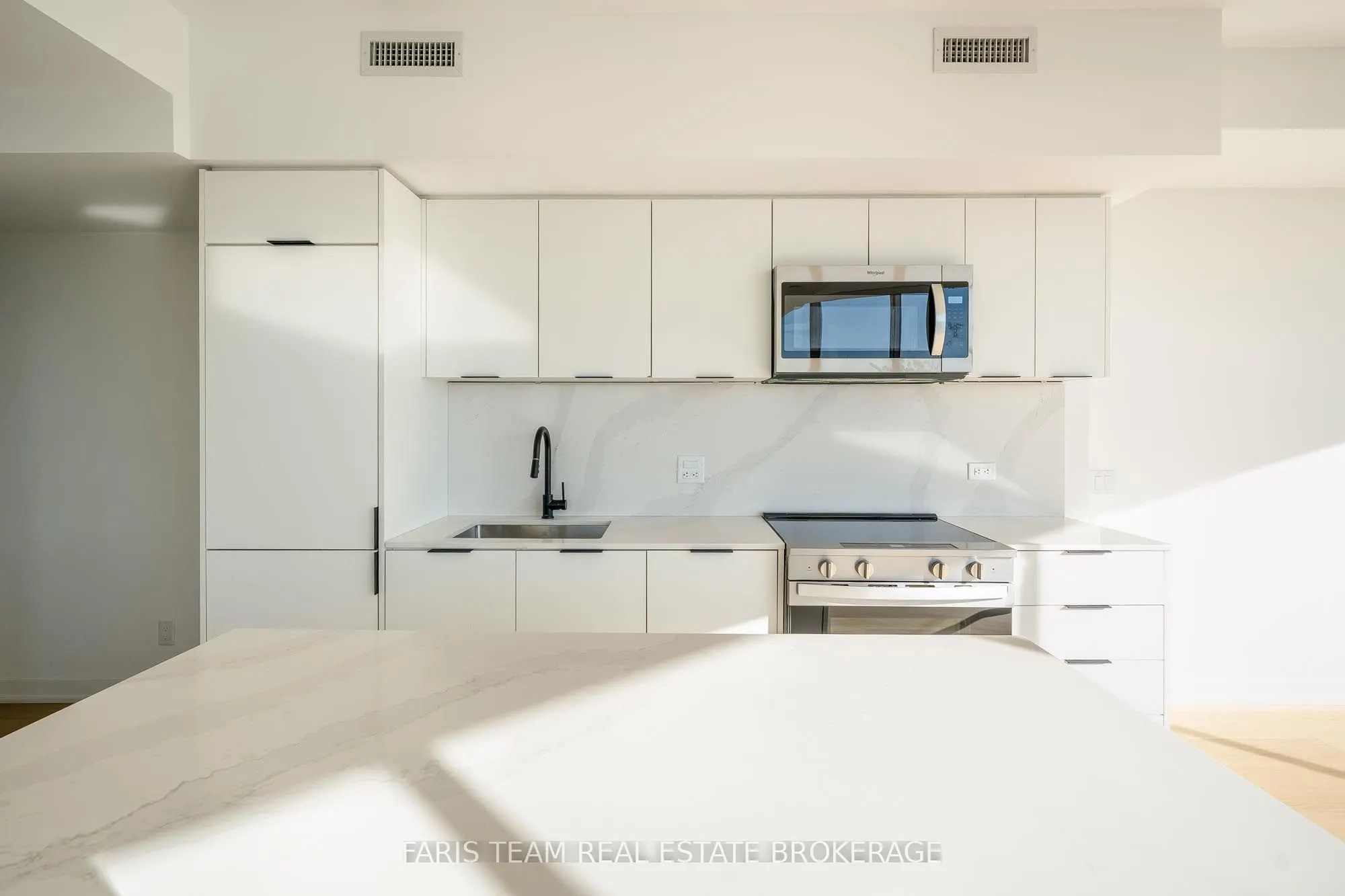 31 Huron Street #216