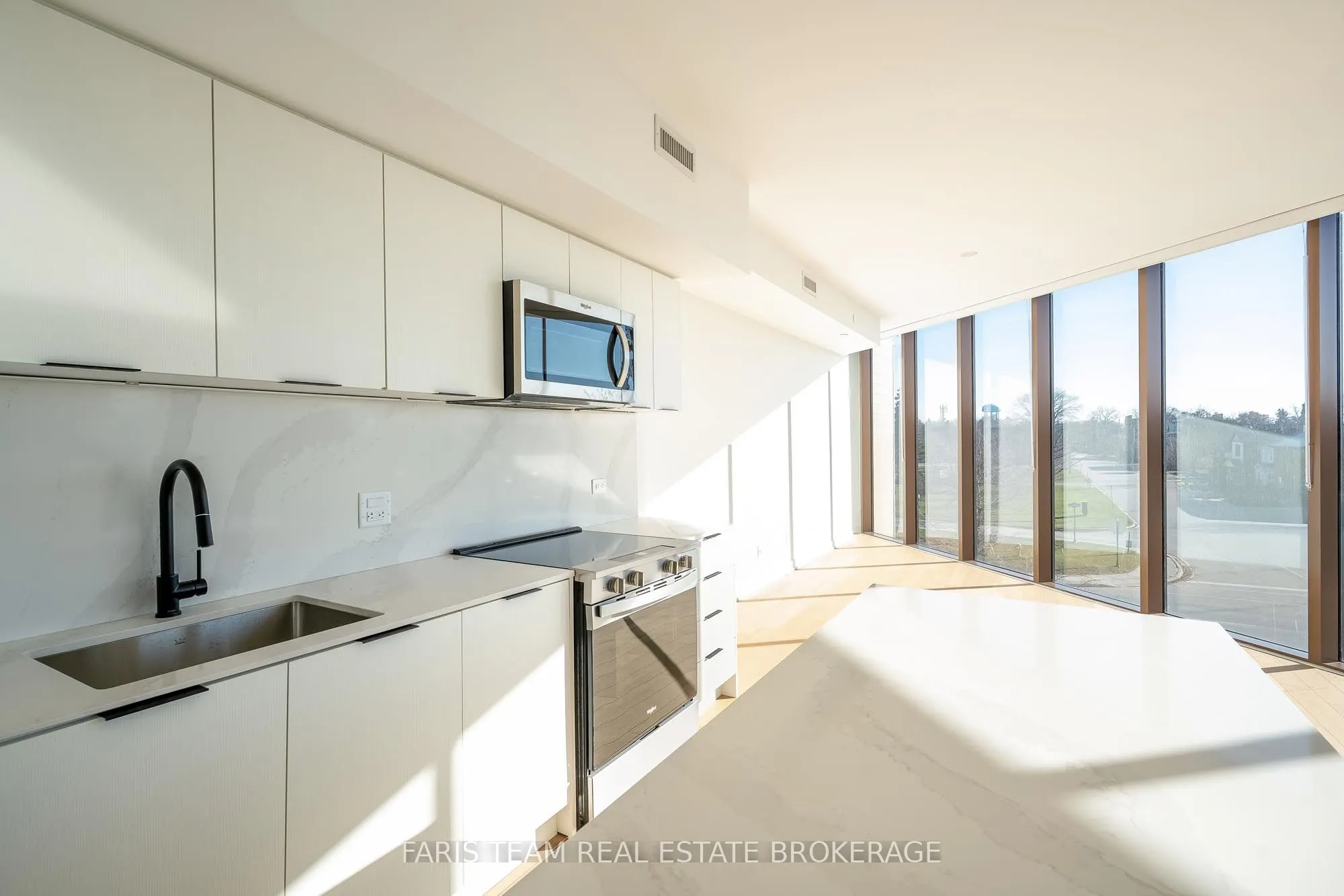 31 Huron Street #216