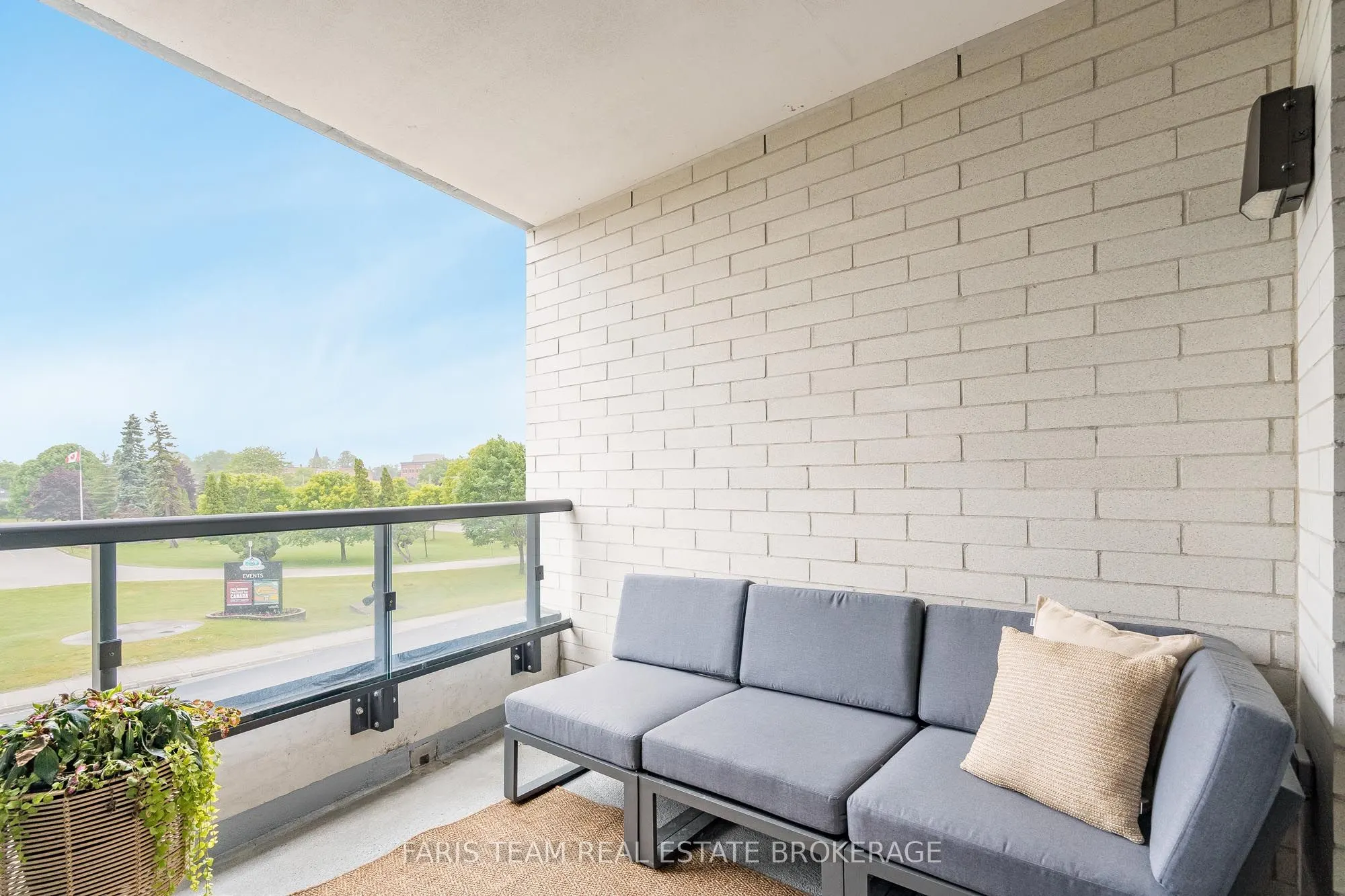 31 Huron Street #209