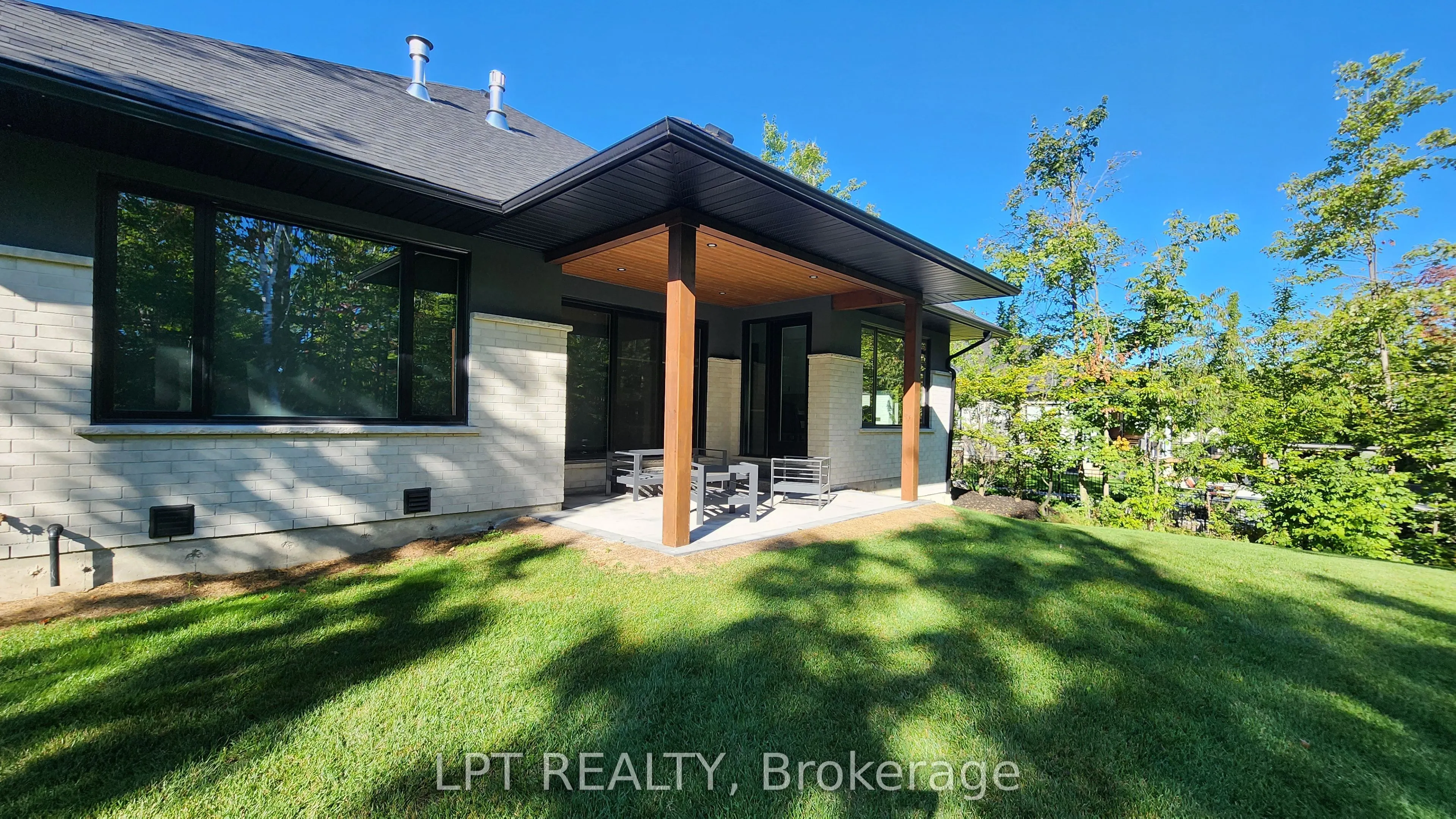 15 Byers Street