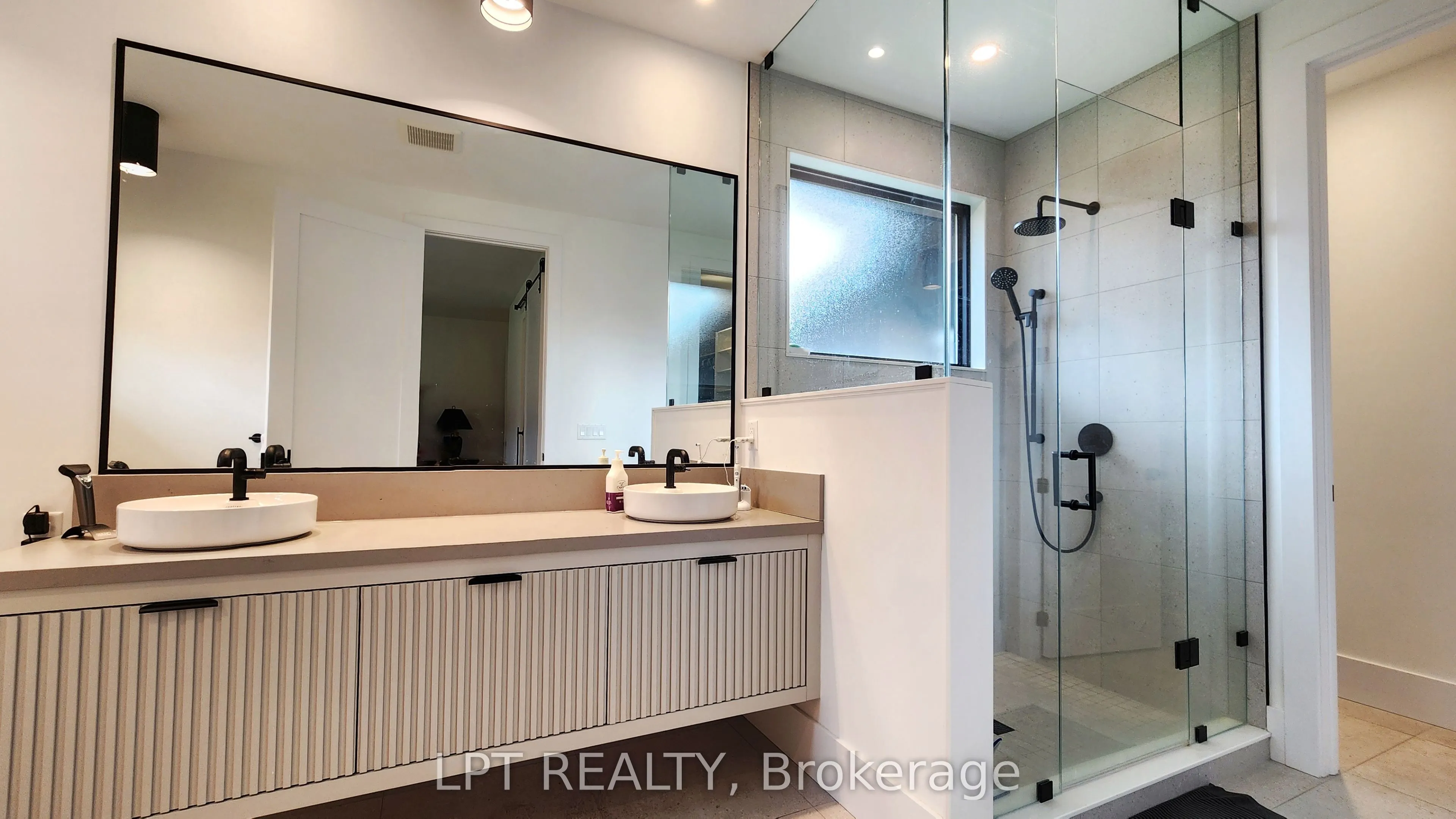 15 Byers Street