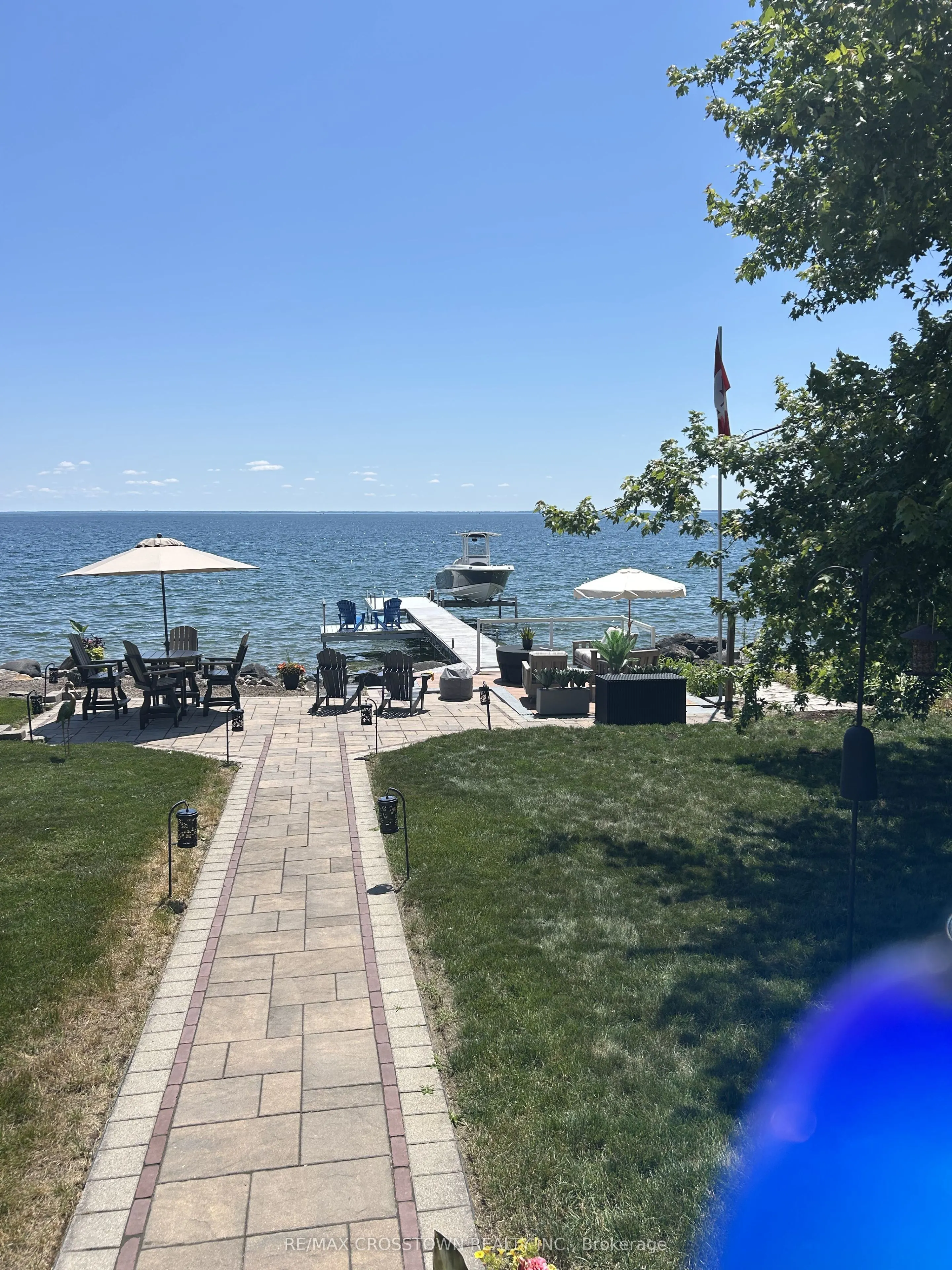 167 Lakeshore Road W