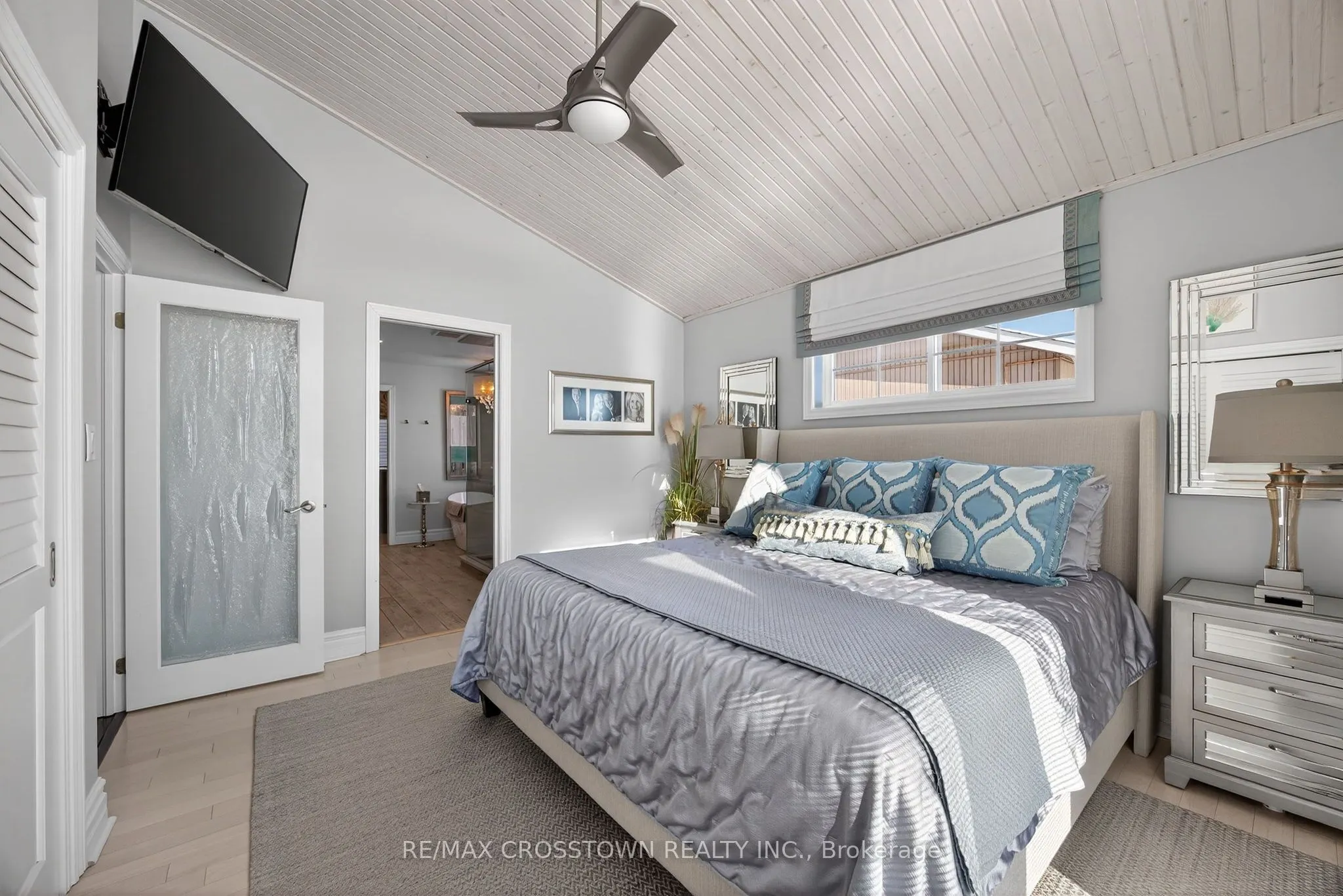 167 Lakeshore Road W