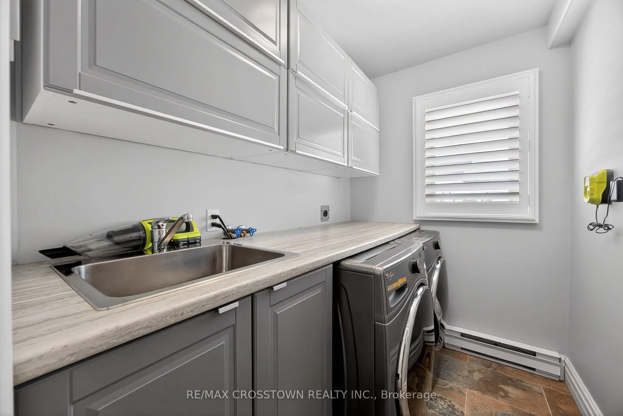 167 Lakeshore Road W