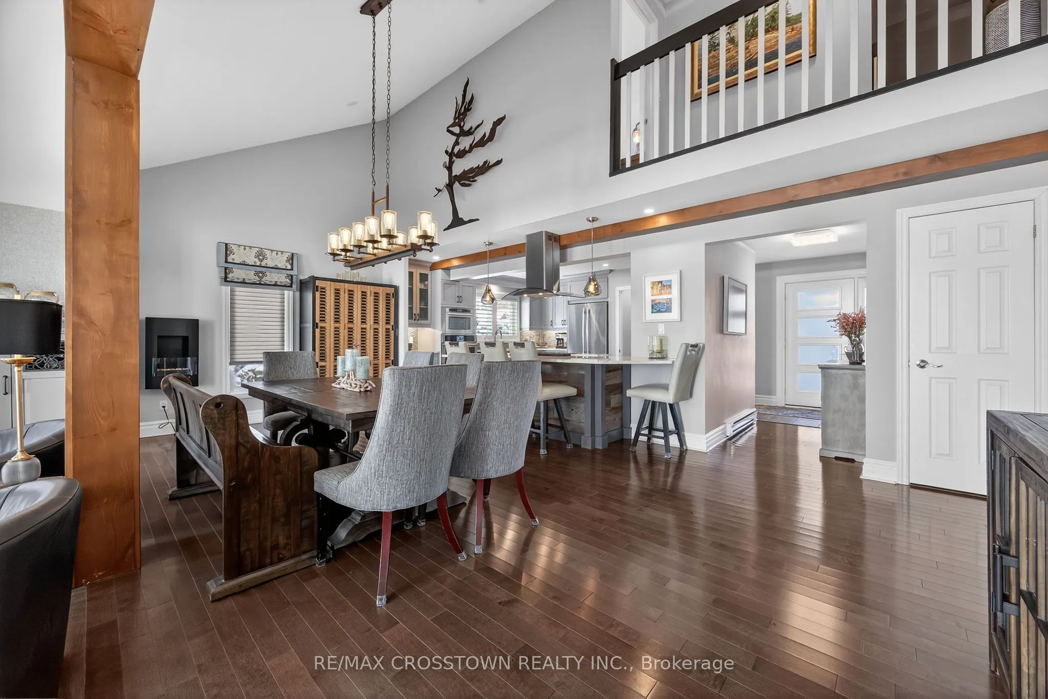 167 Lakeshore Road W
