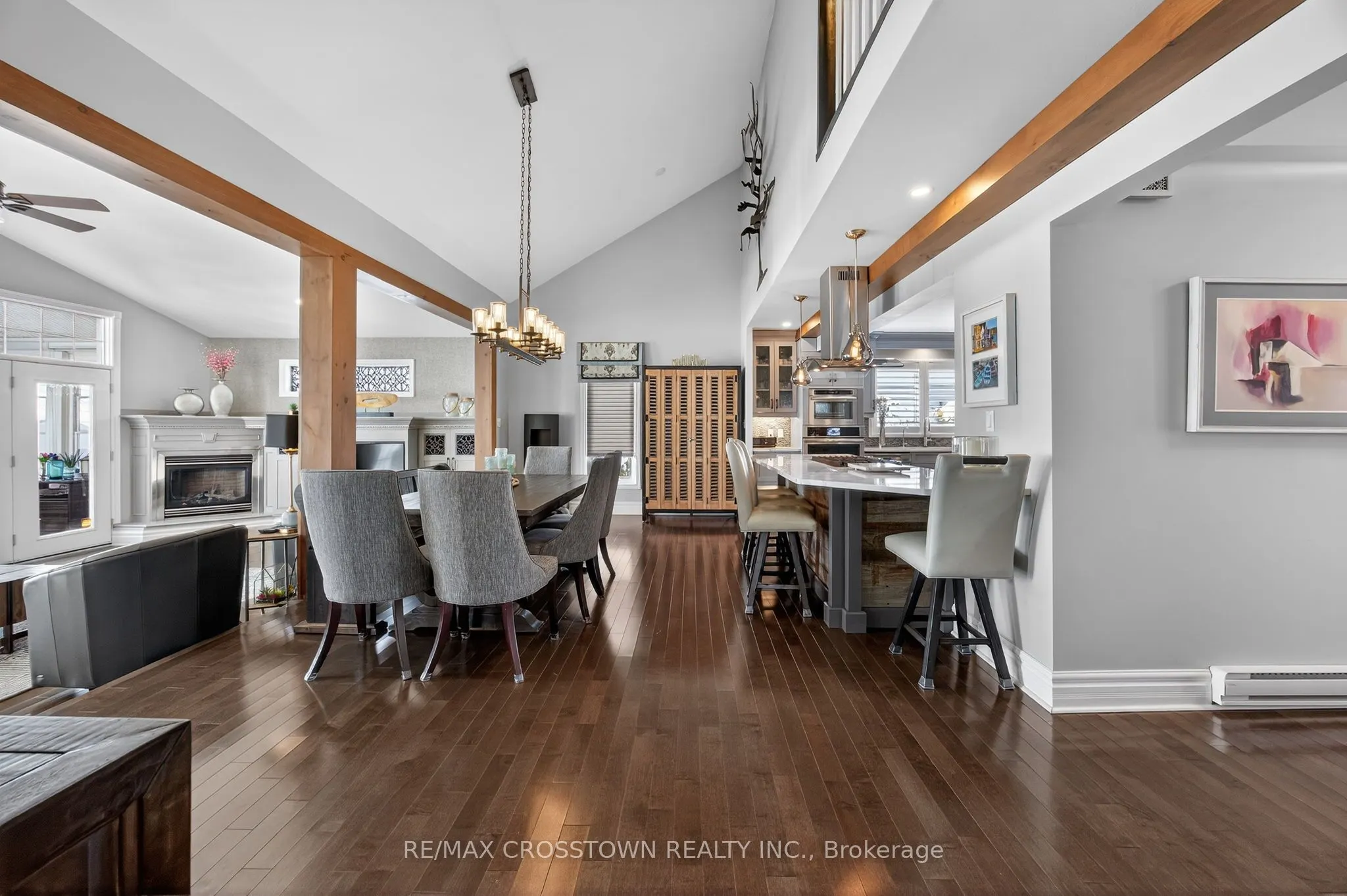 167 Lakeshore Road W