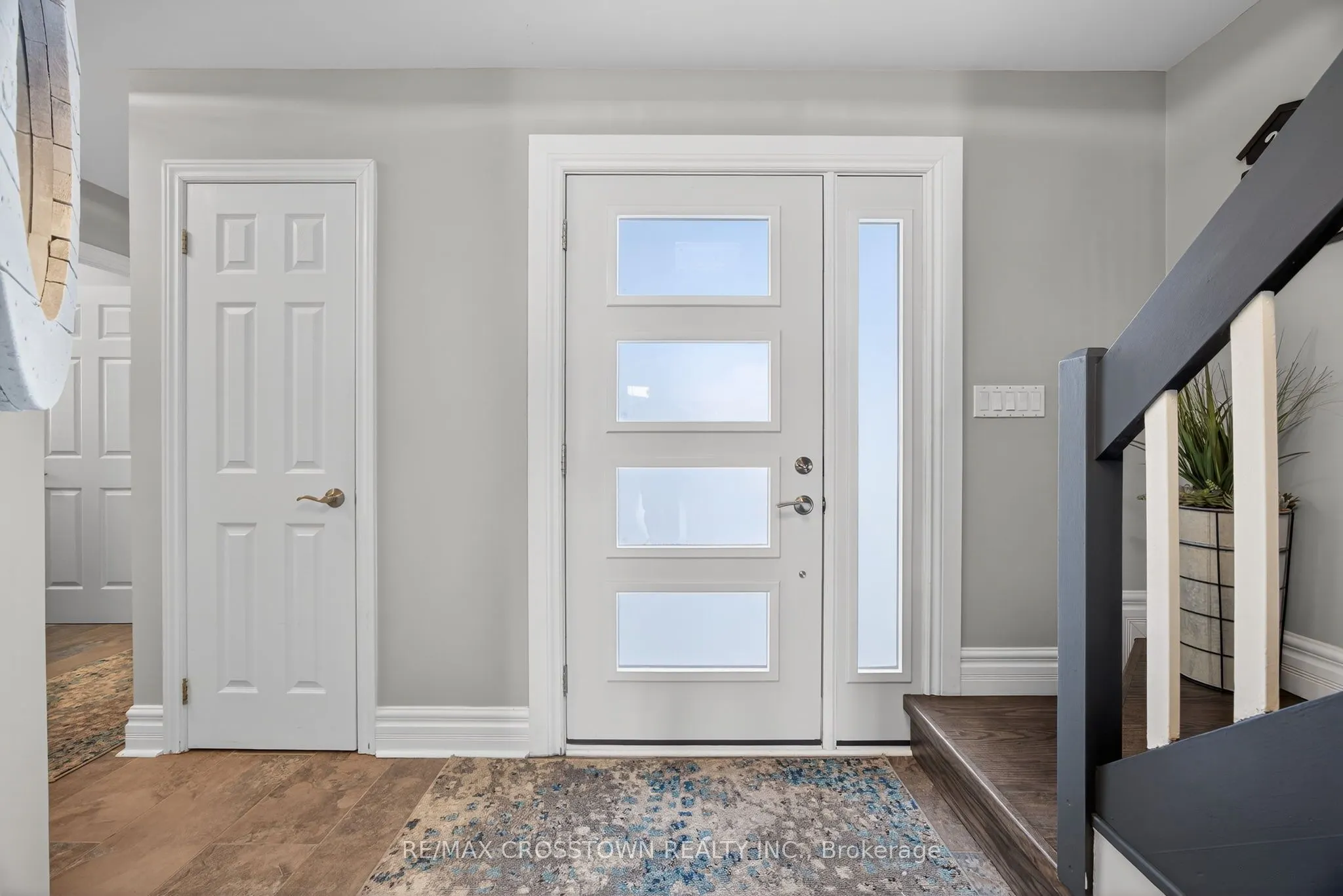 167 Lakeshore Road W