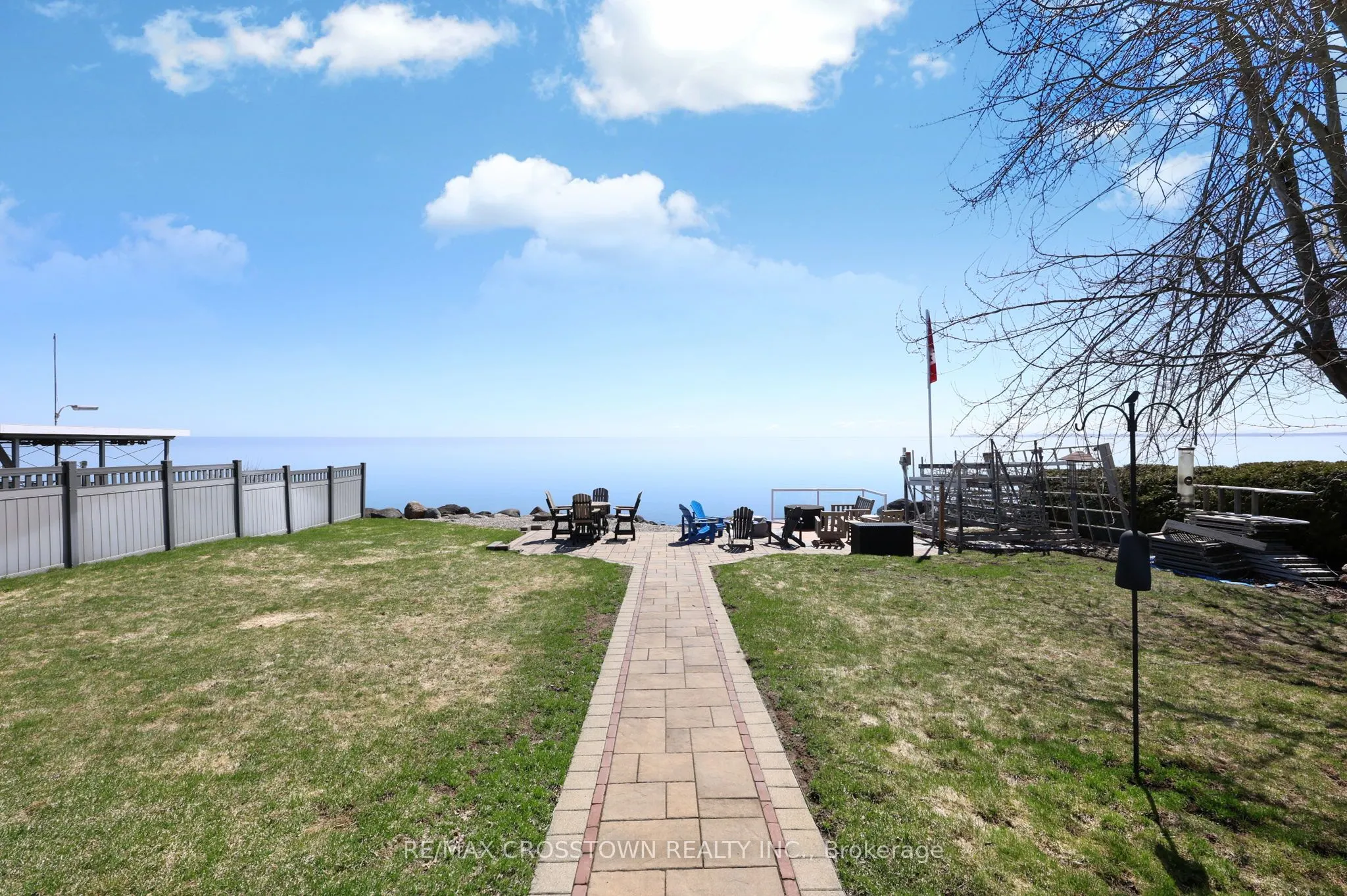 167 Lakeshore Road W