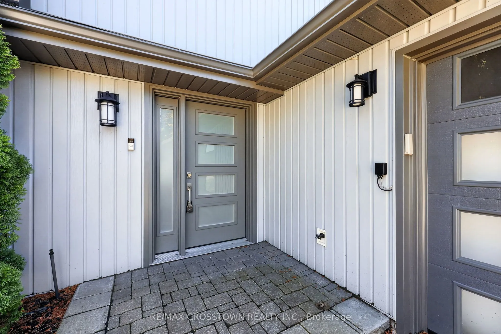 167 Lakeshore Road W