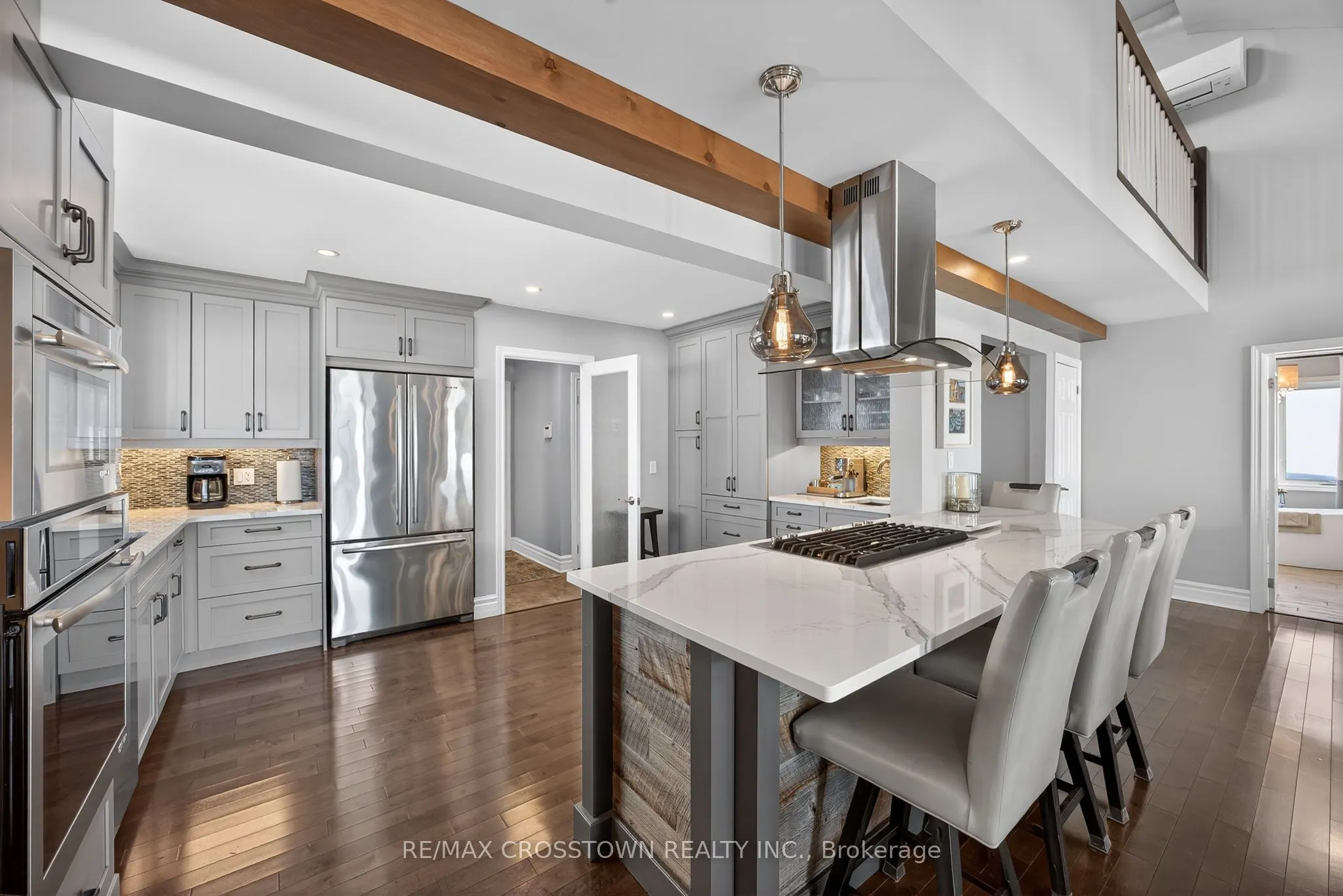 167 Lakeshore Road W