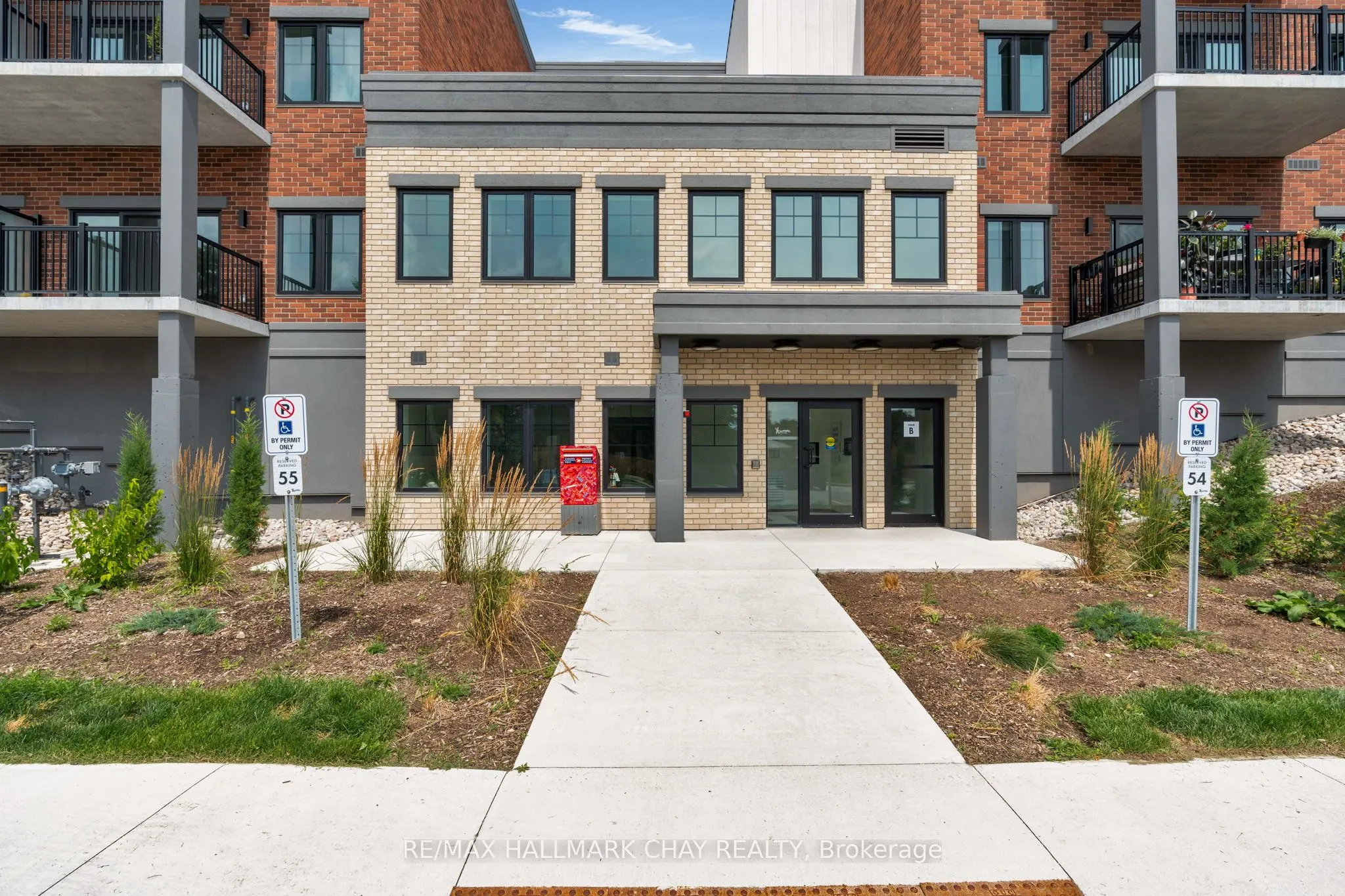 121 Mary Street #224