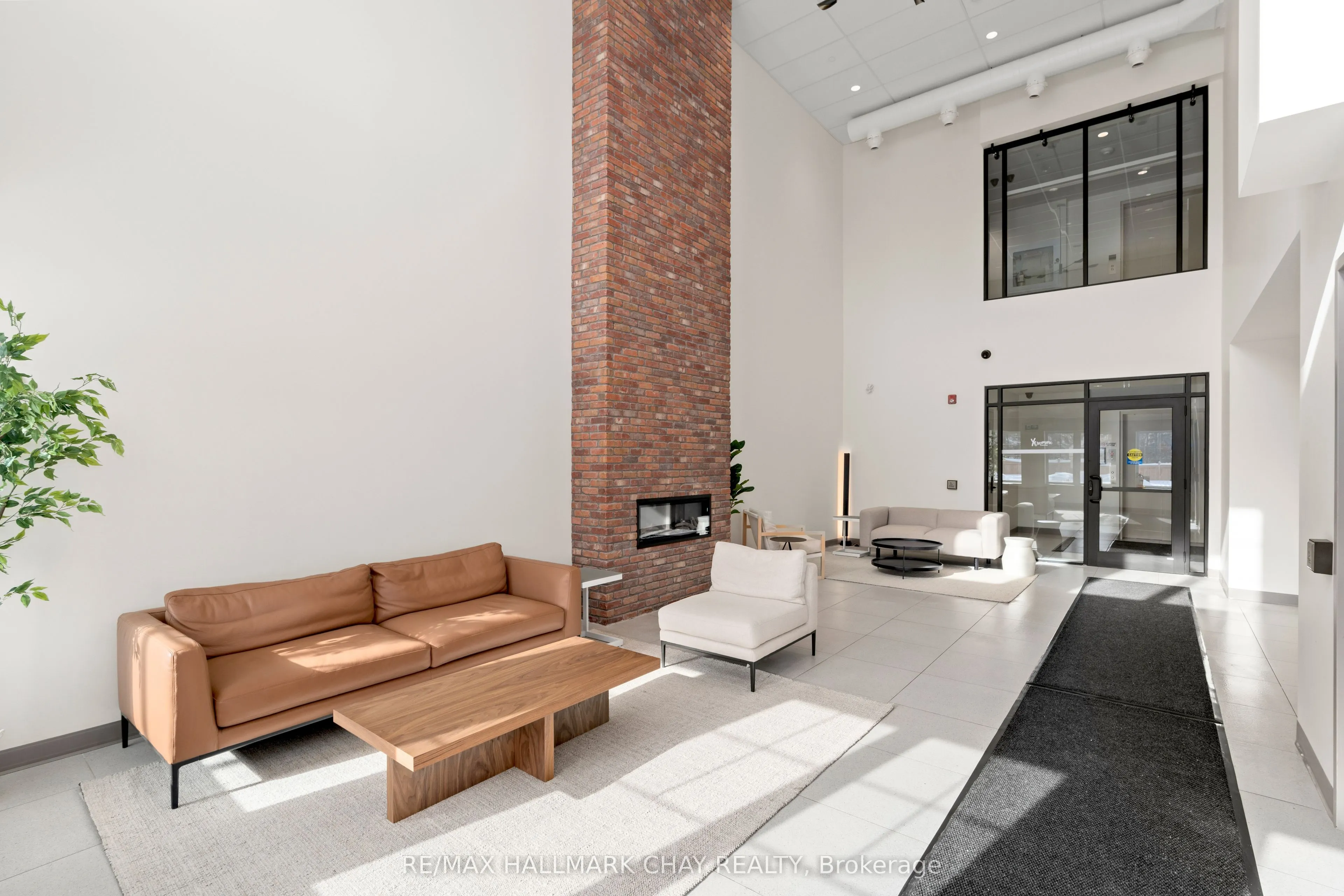 121 Mary Street #224