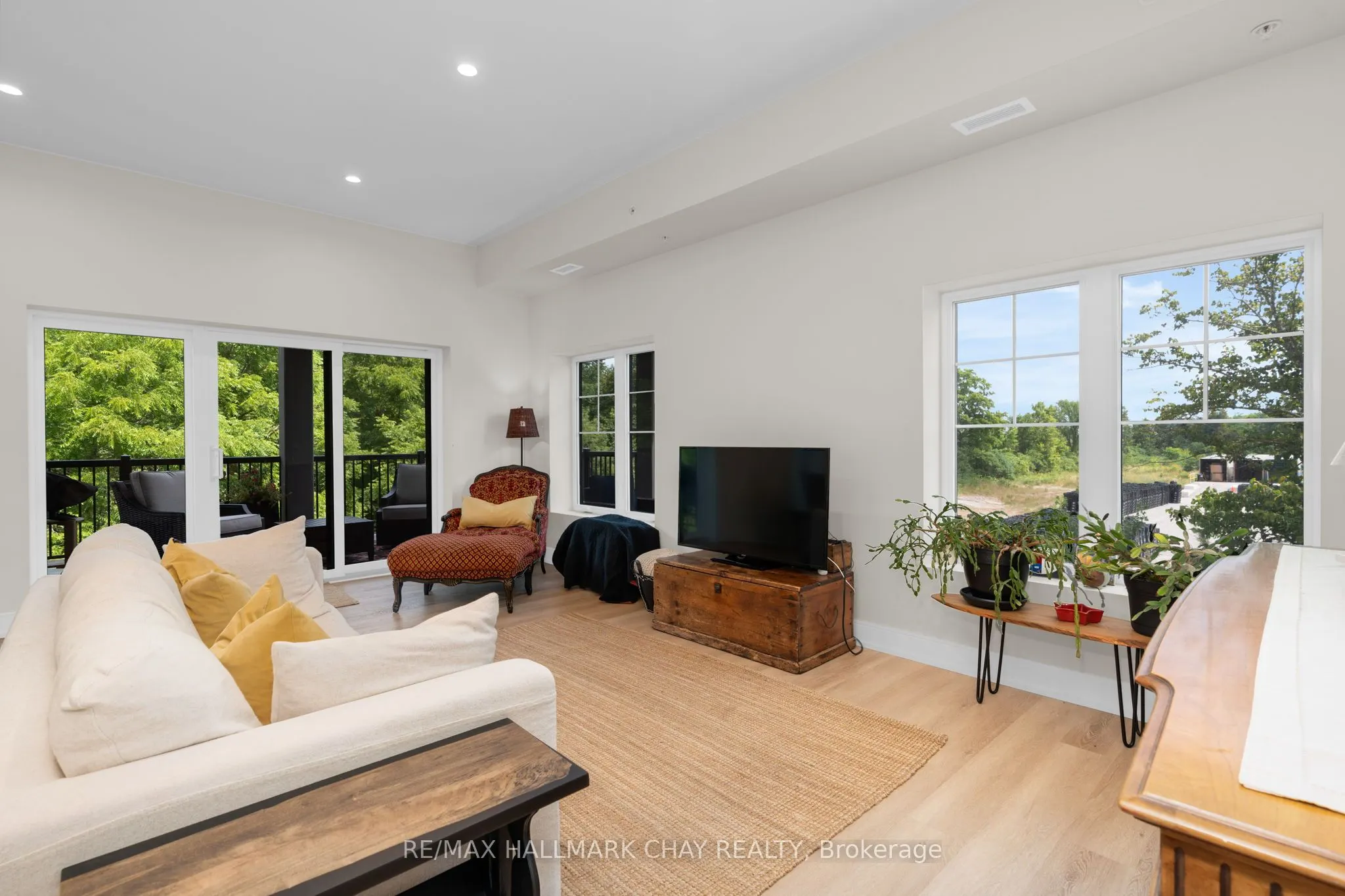 121 Mary Street #224