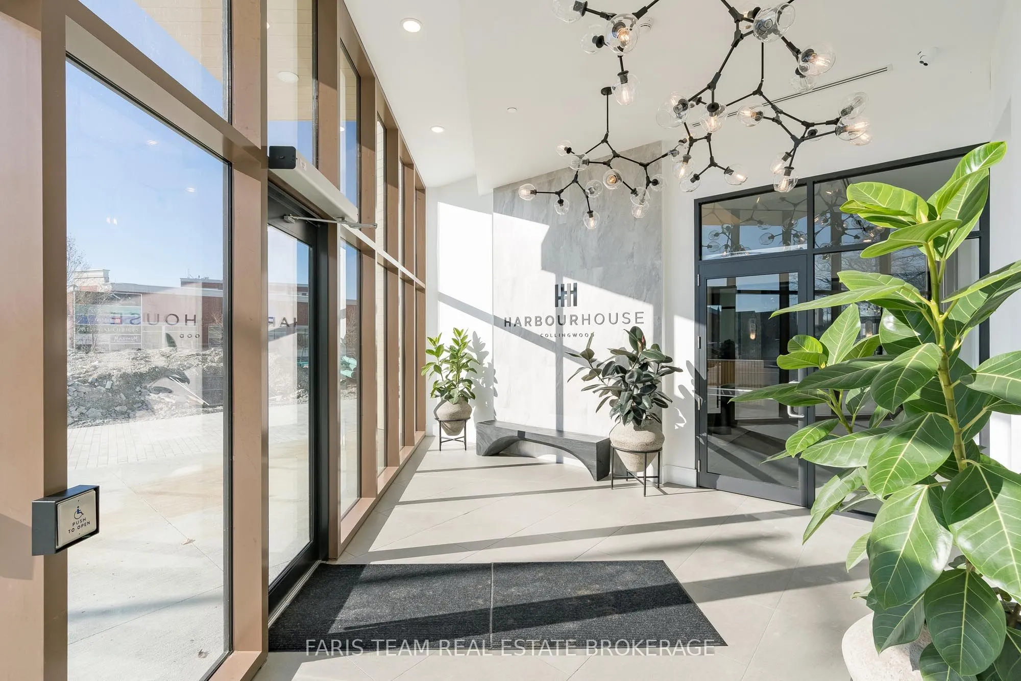 31 Huron Street #611