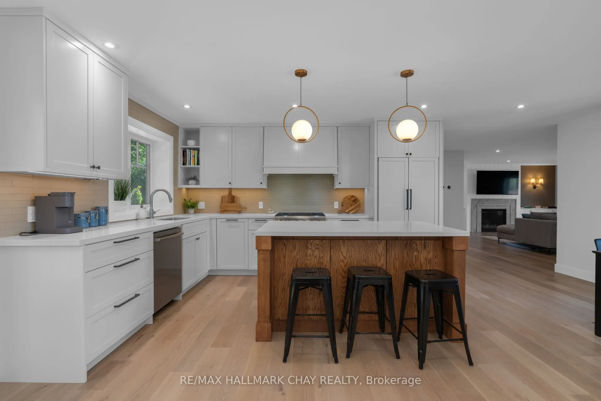 98 Shanty Bay Road