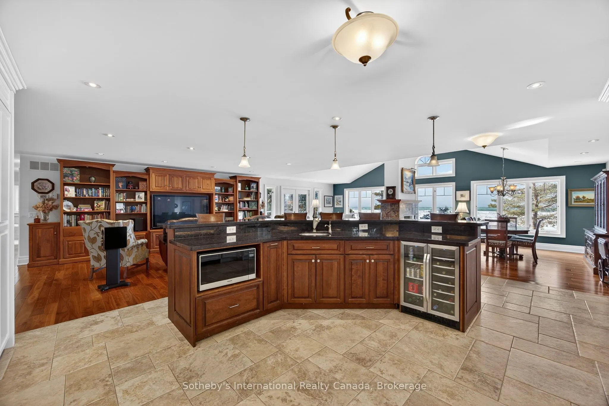 1036 River Road E