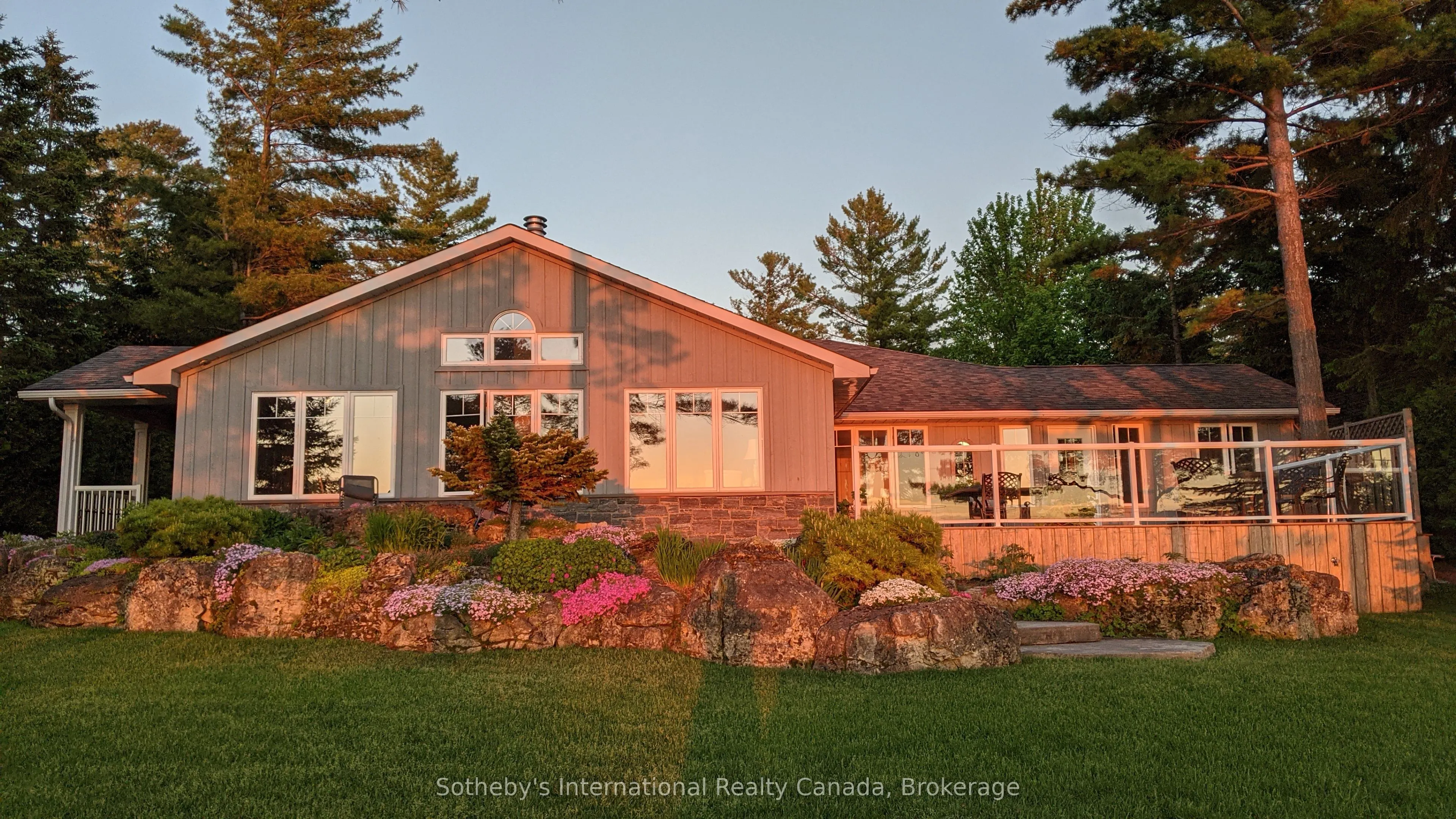 1036 River Road E