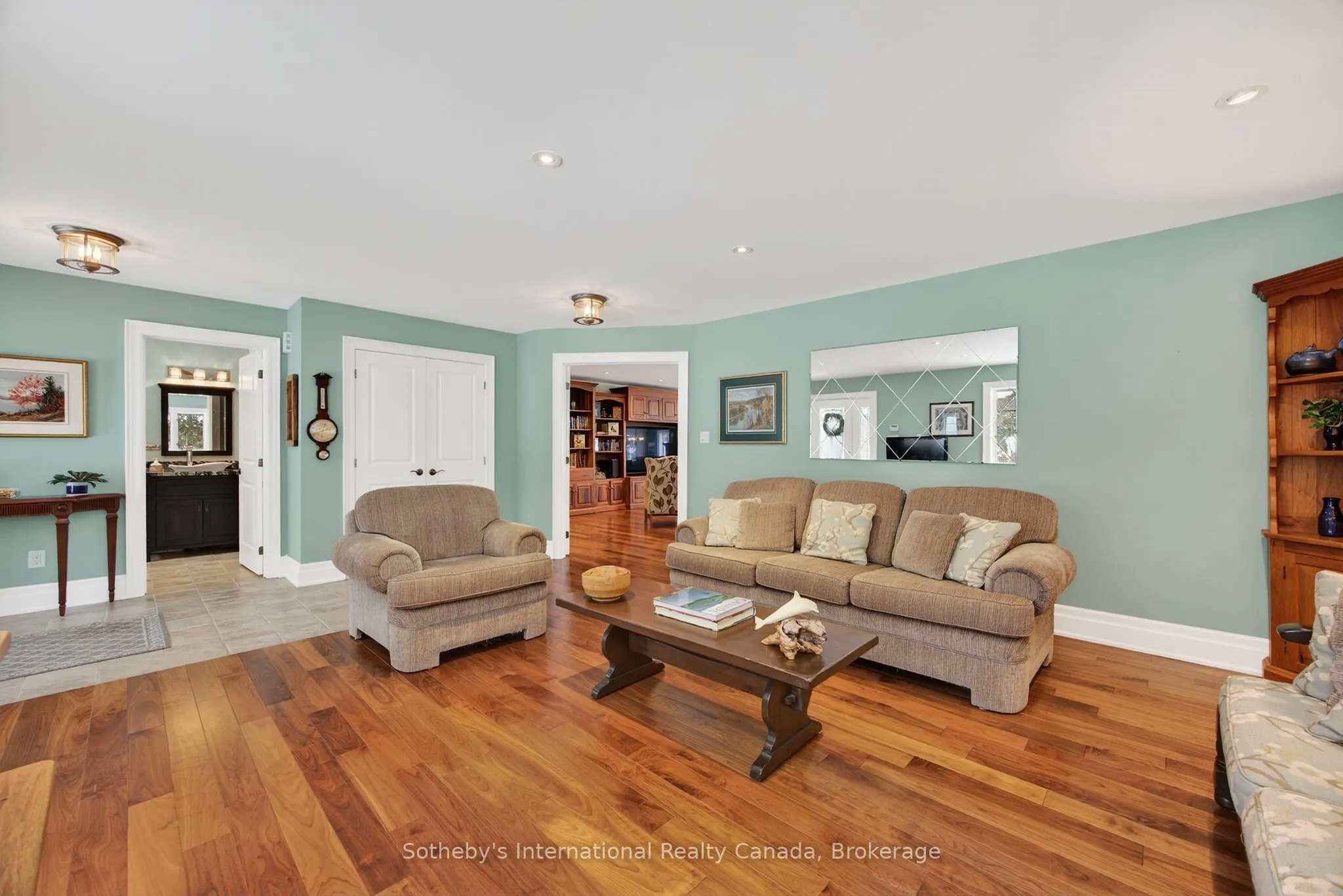 1036 River Road E