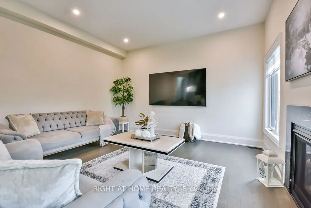 8 Forest Heights Court