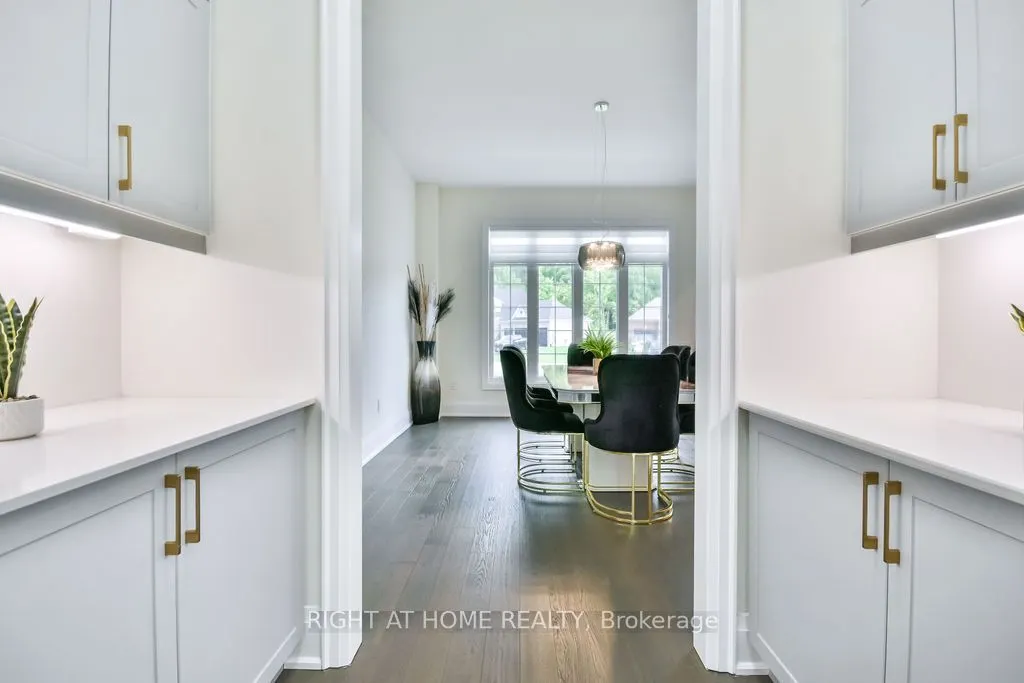 8 Forest Heights Court