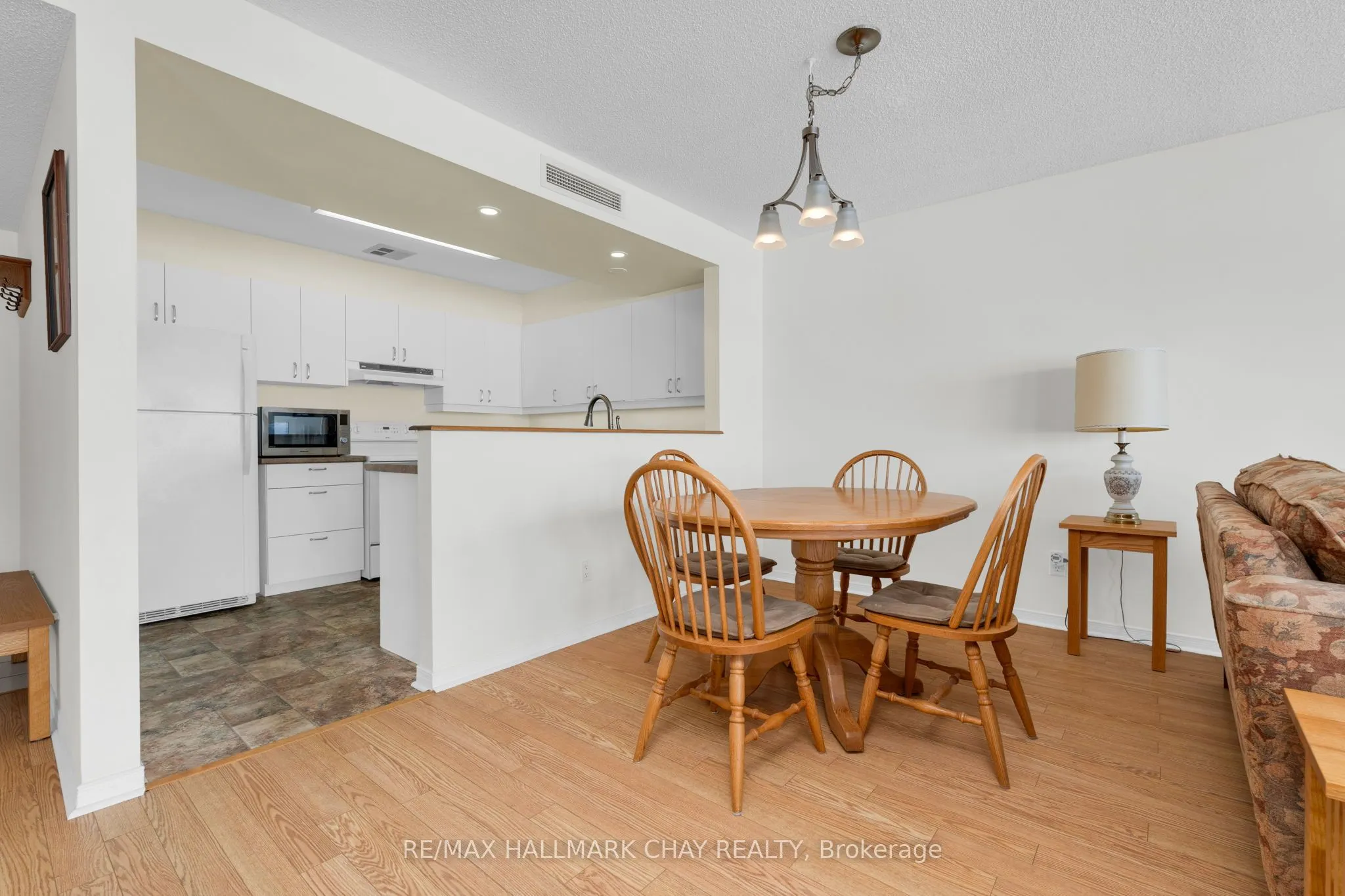 21 Kempenfelt Drive #103