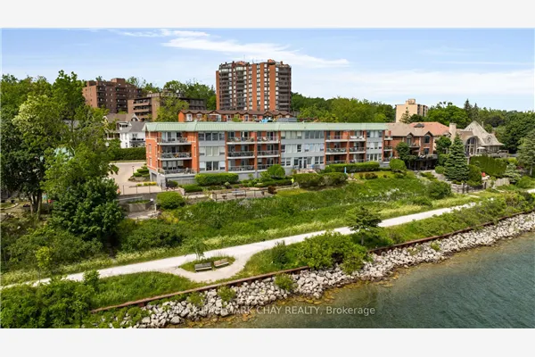 21 Kempenfelt Drive #103