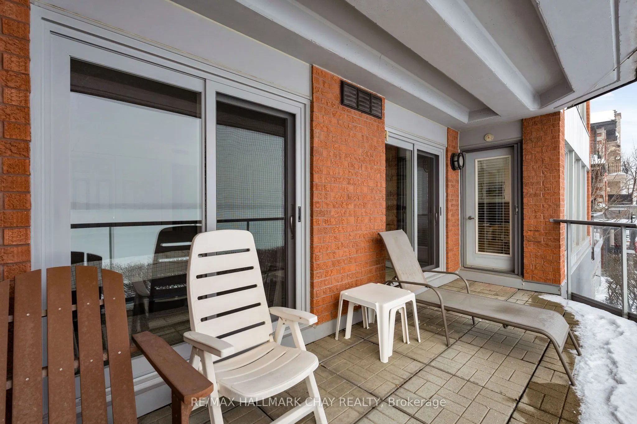 21 Kempenfelt Drive #103