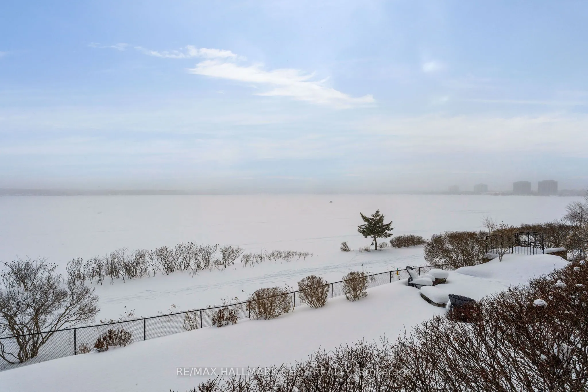 21 Kempenfelt Drive #103