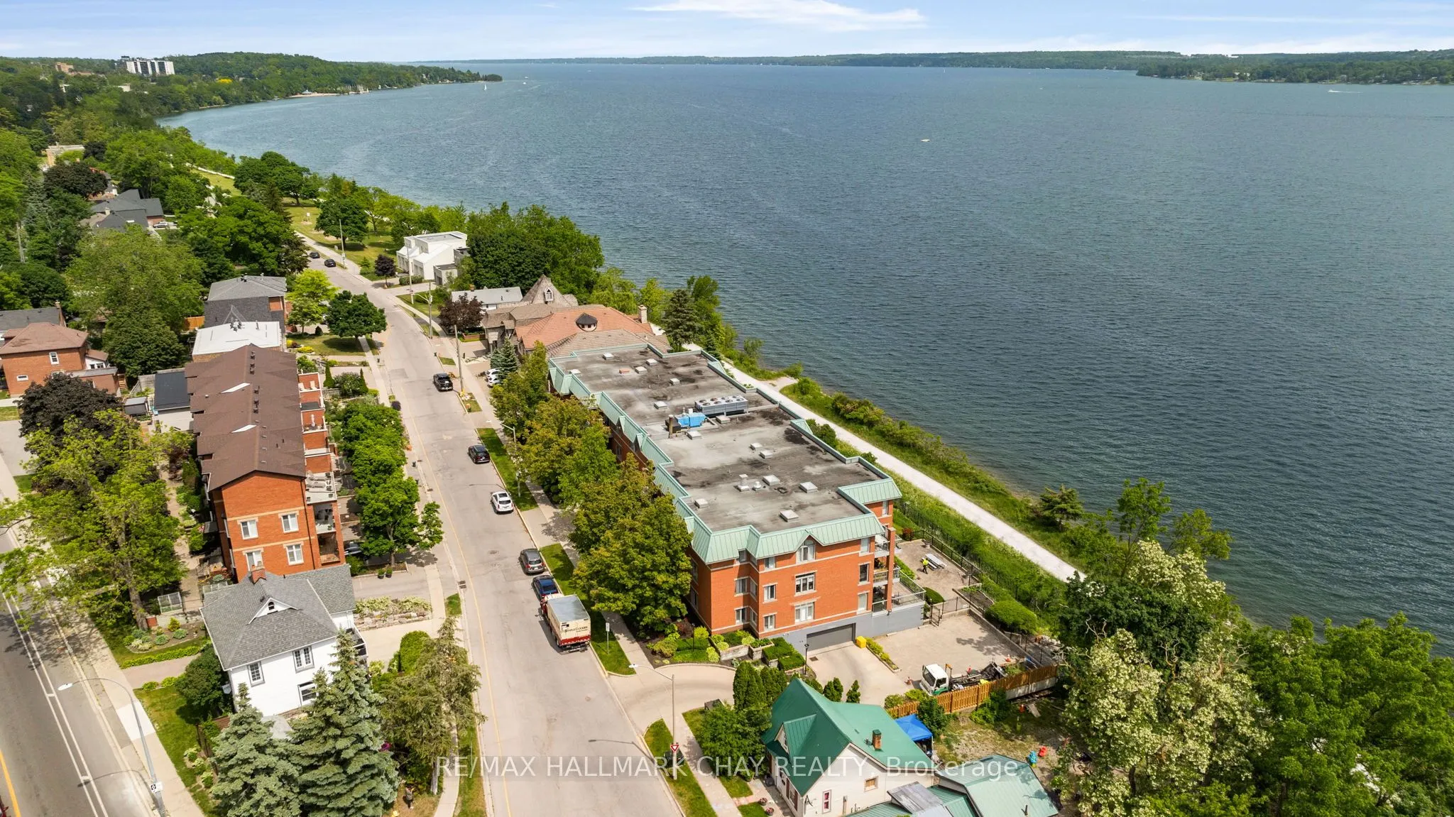 21 Kempenfelt Drive #103