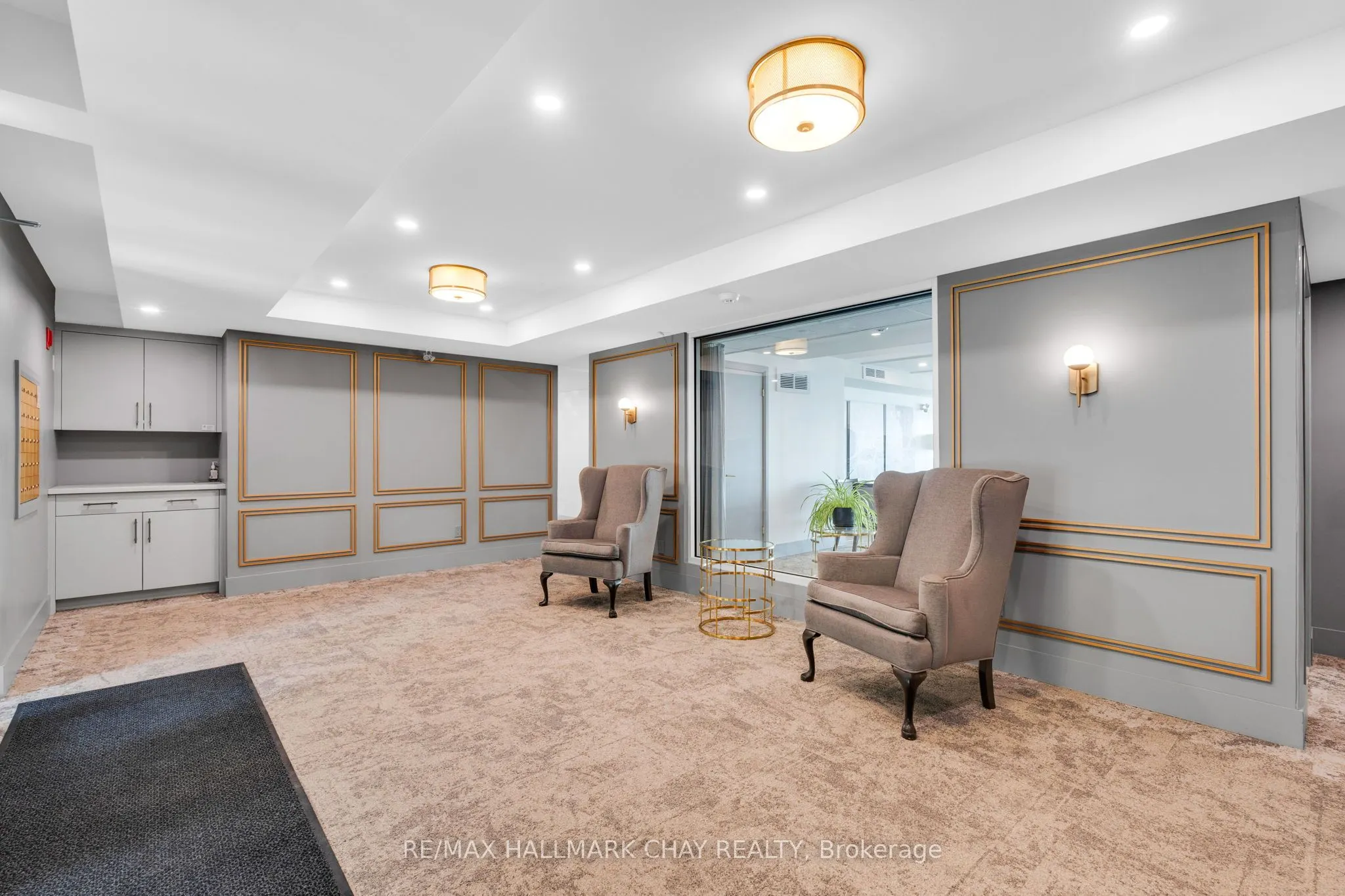 21 Kempenfelt Drive #103