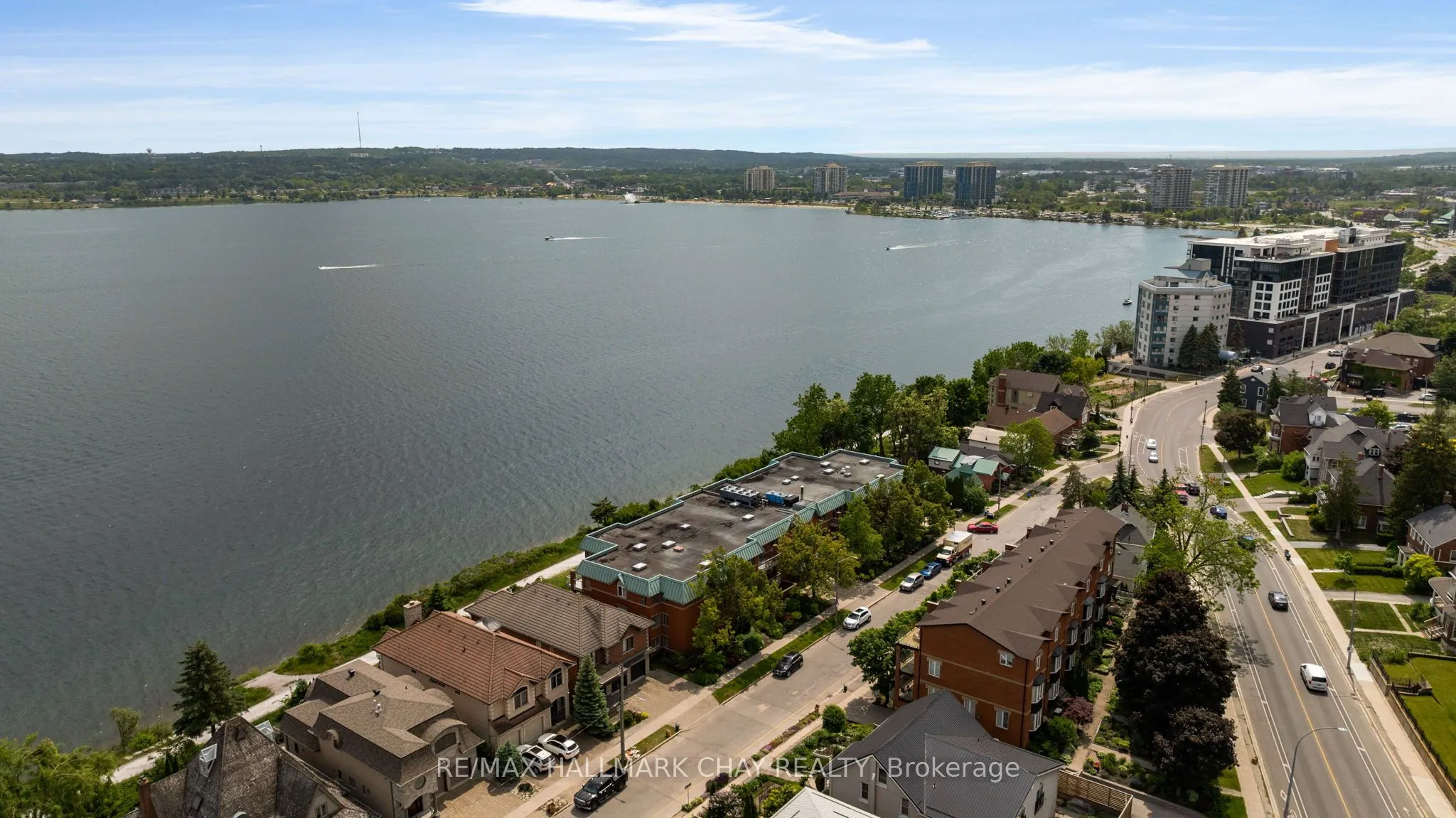 21 Kempenfelt Drive #103