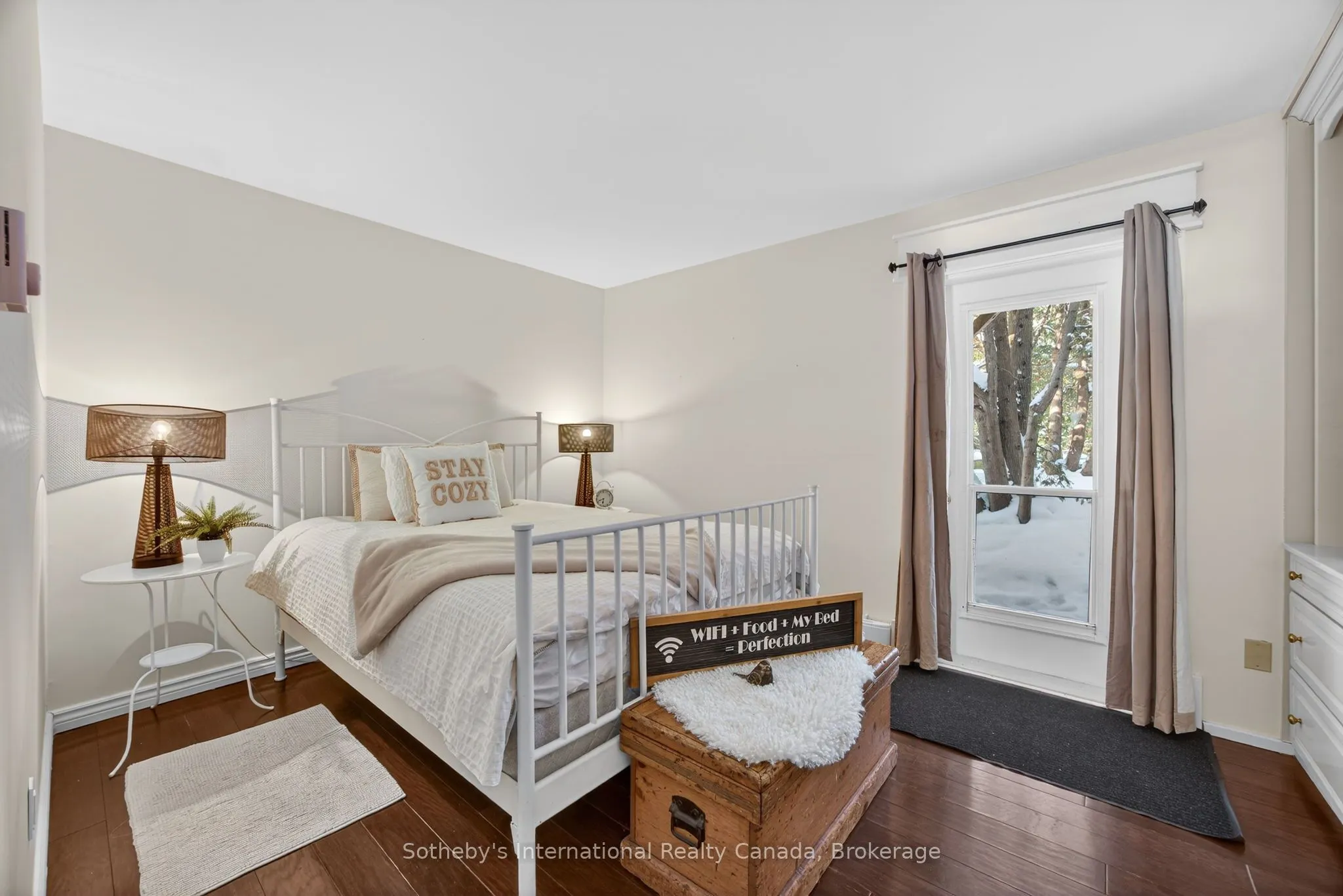 11 Harbour Street W #345