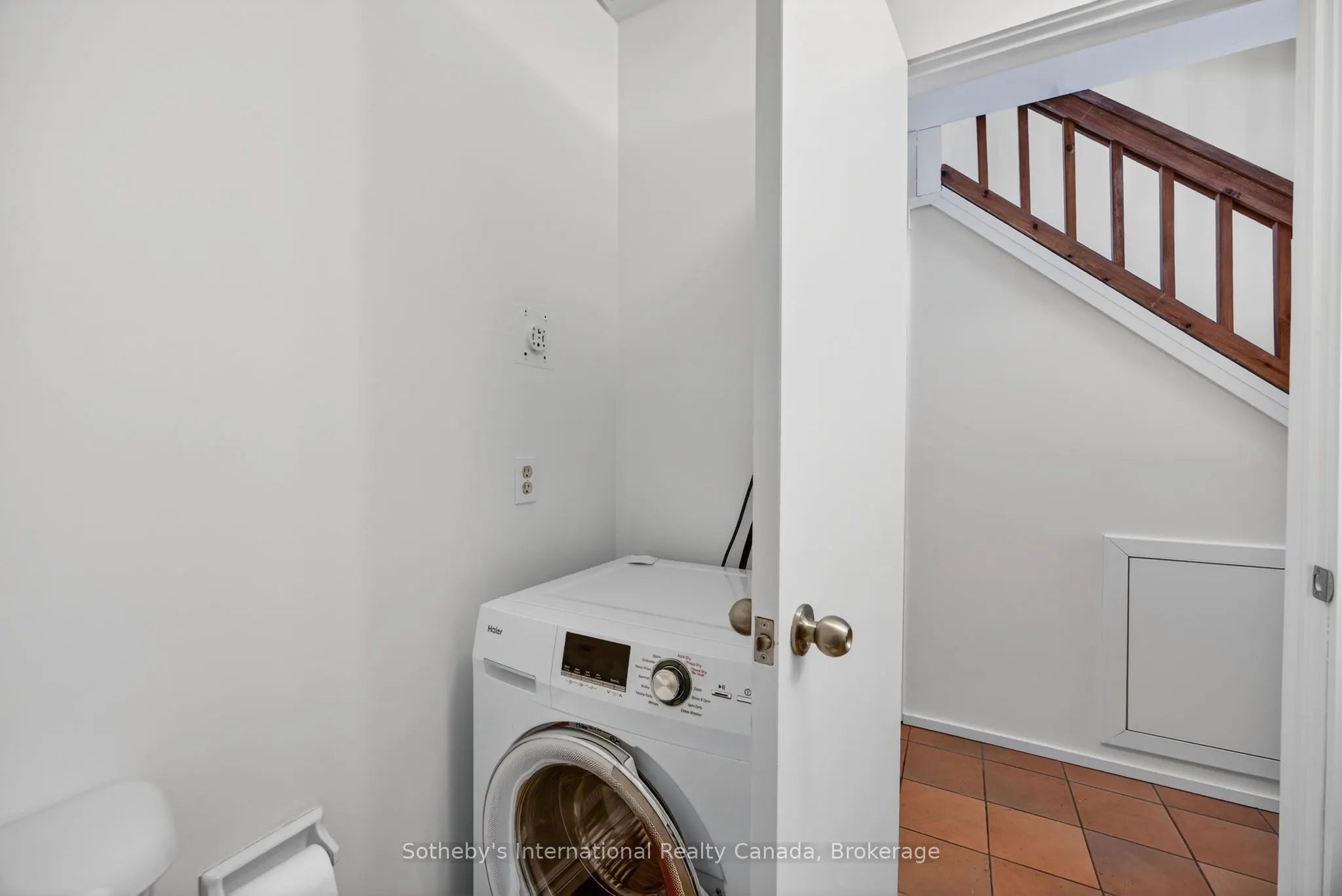 11 Harbour Street W #345