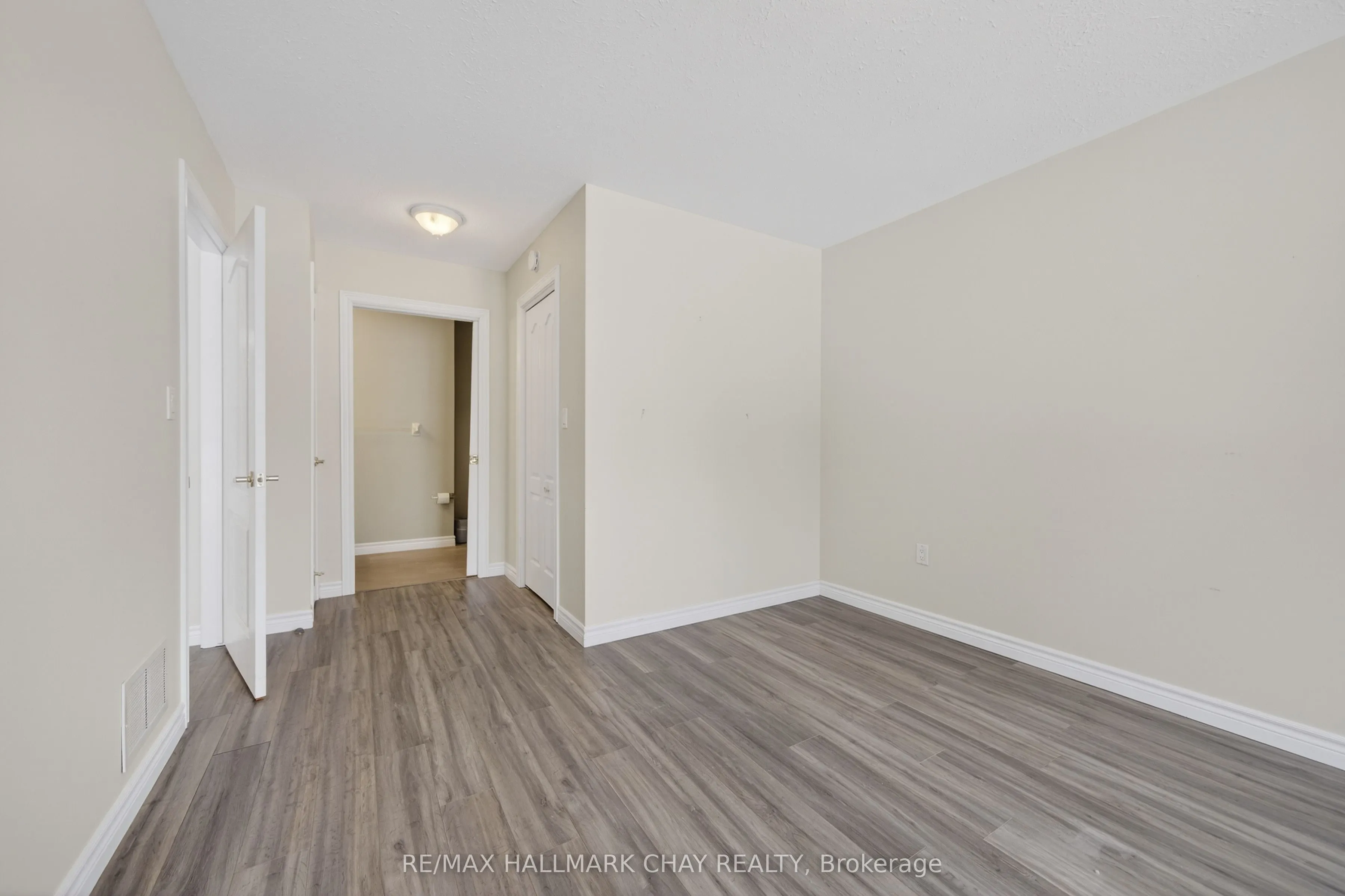275 Huron Street #11