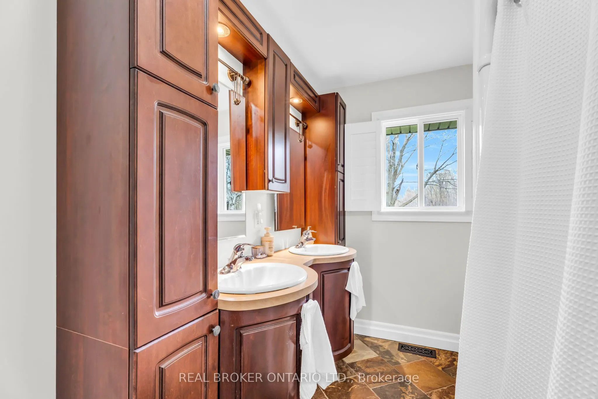 2477 Old Fort Road
