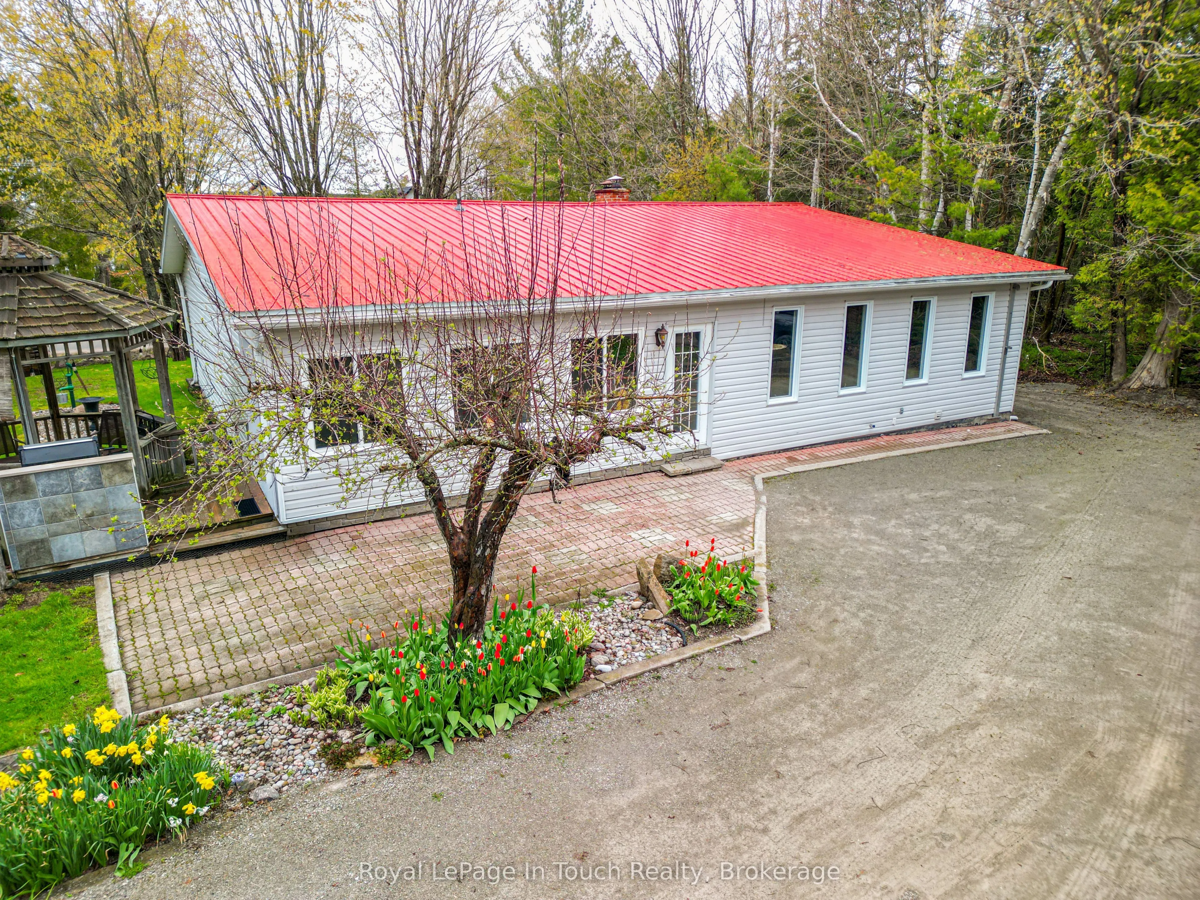 2554 Champlain Road