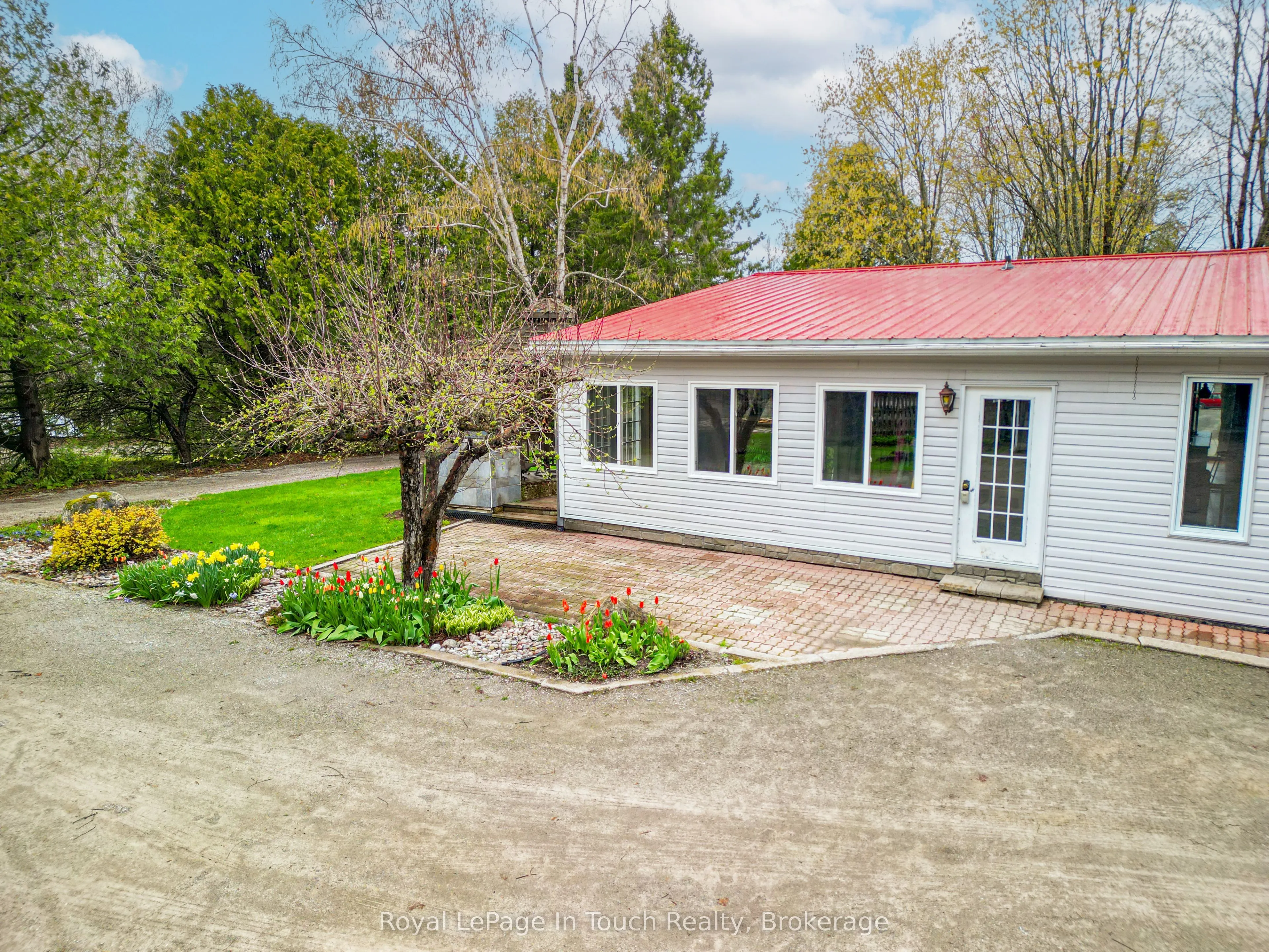 2554 Champlain Road