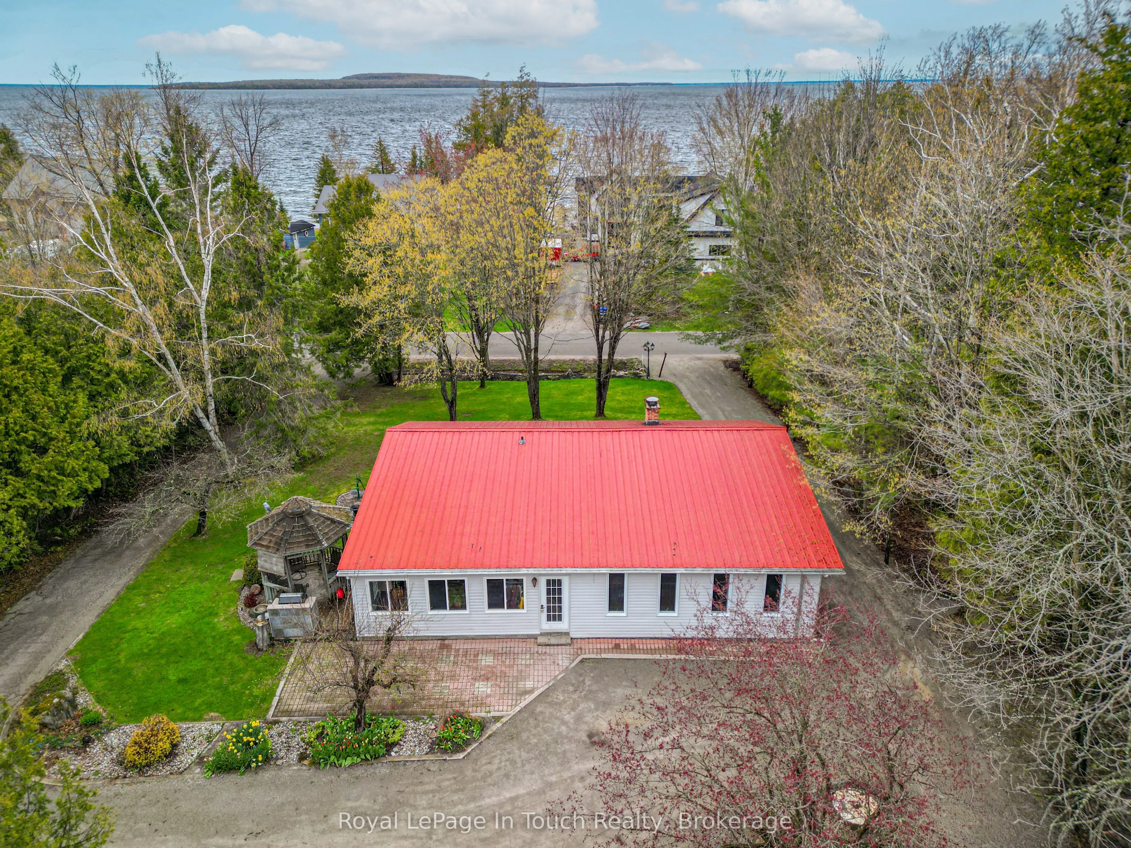 2554 Champlain Road