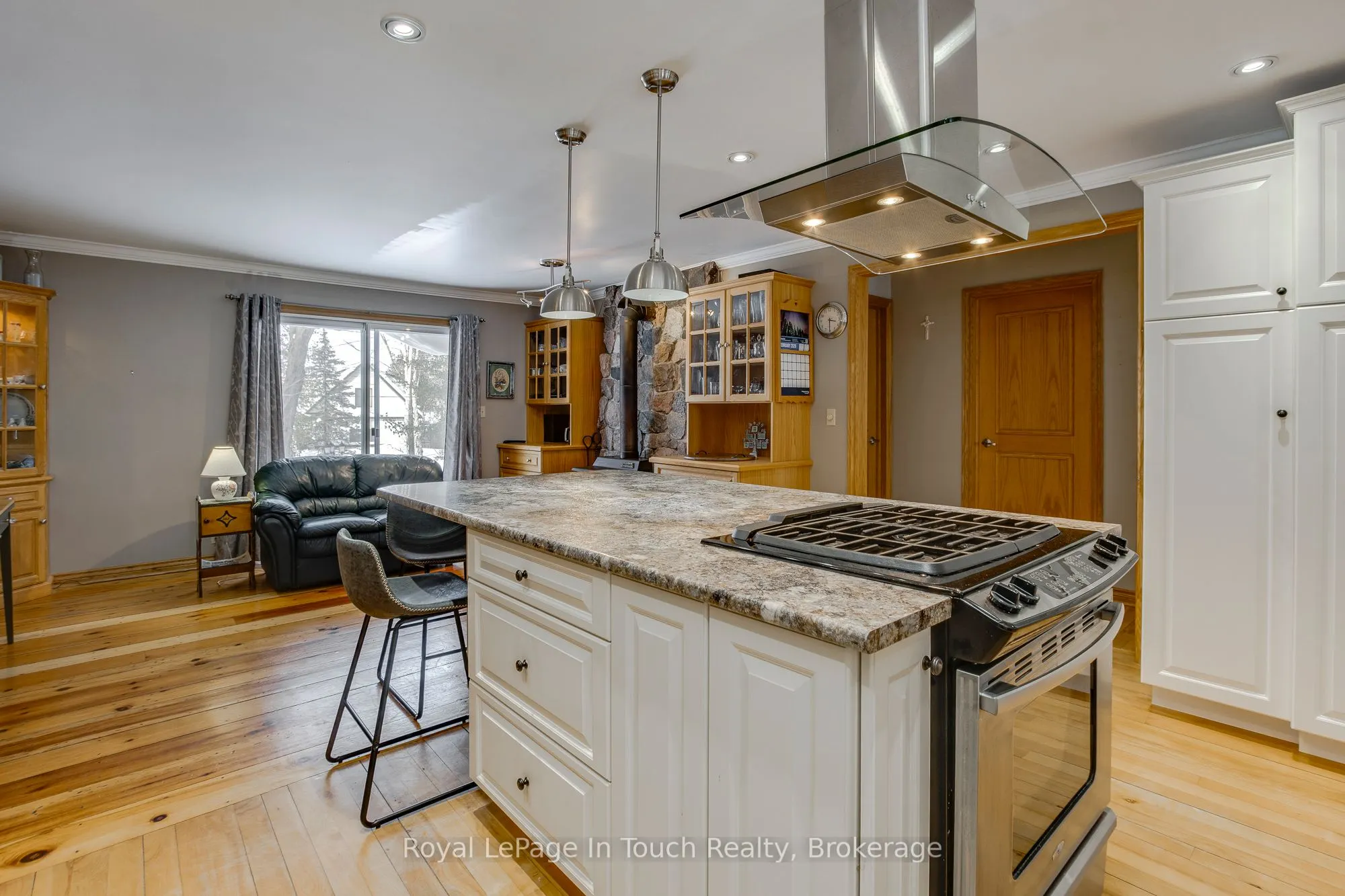 2554 Champlain Road