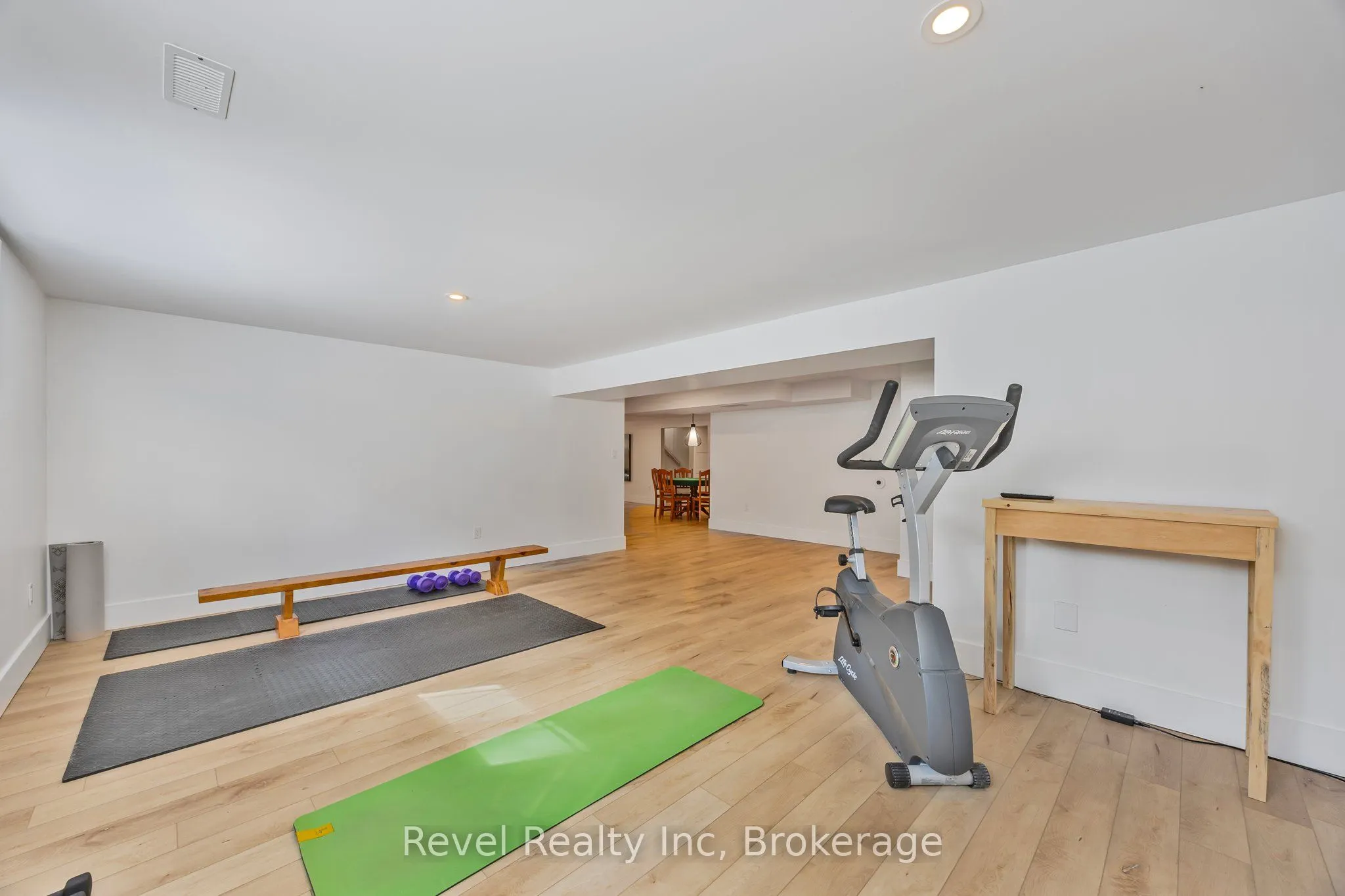 15 Stoney Road