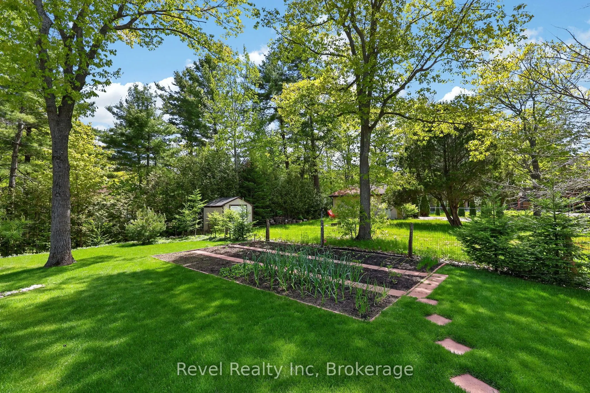 15 Stoney Road