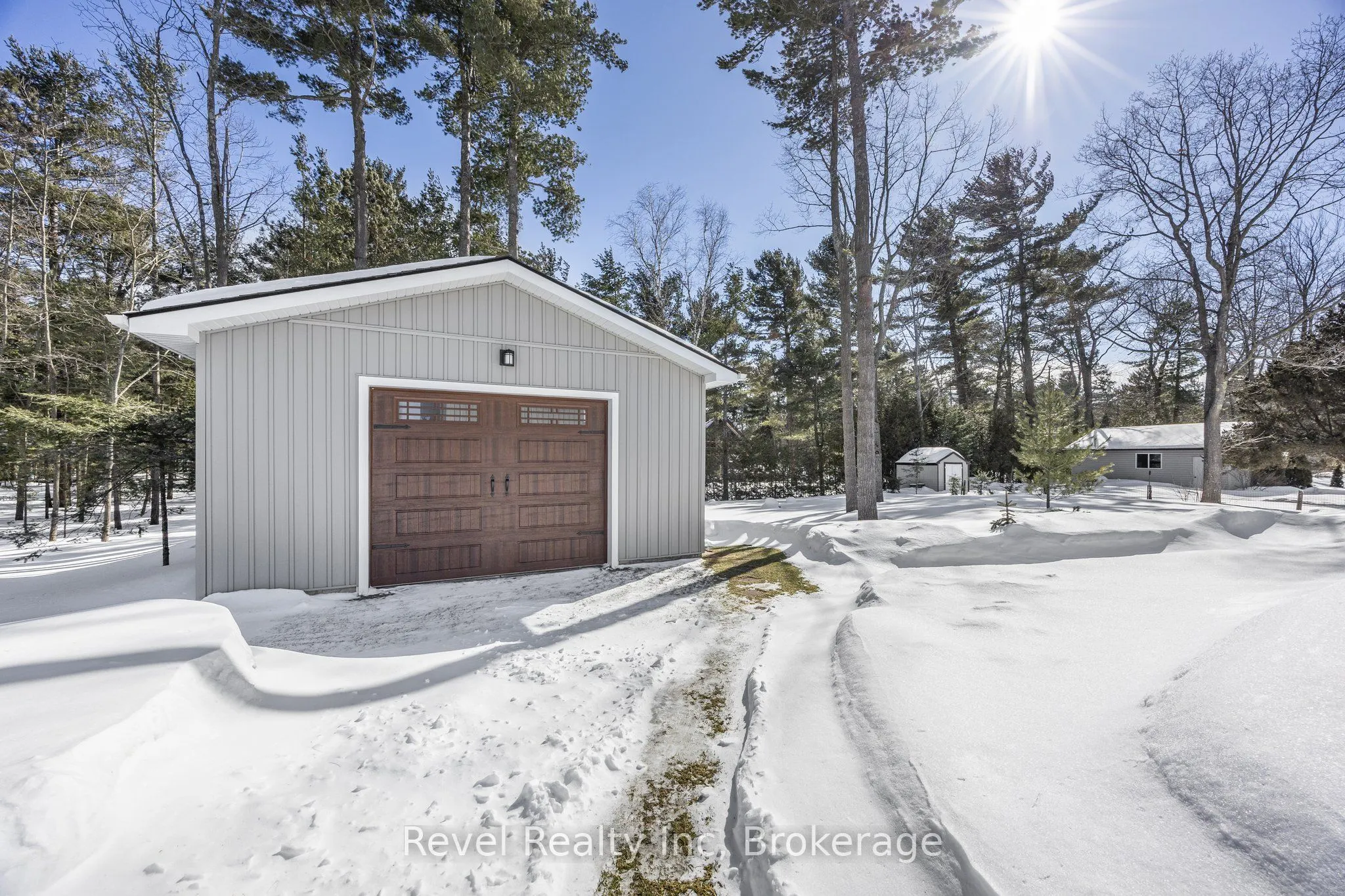 15 Stoney Road