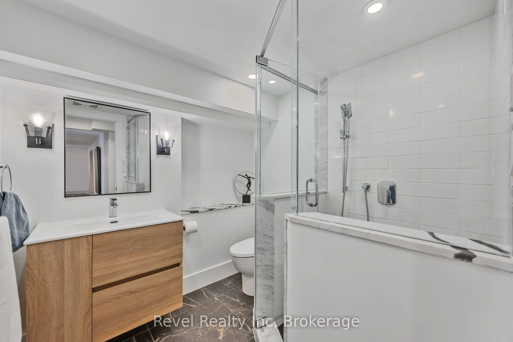 15 Stoney Road