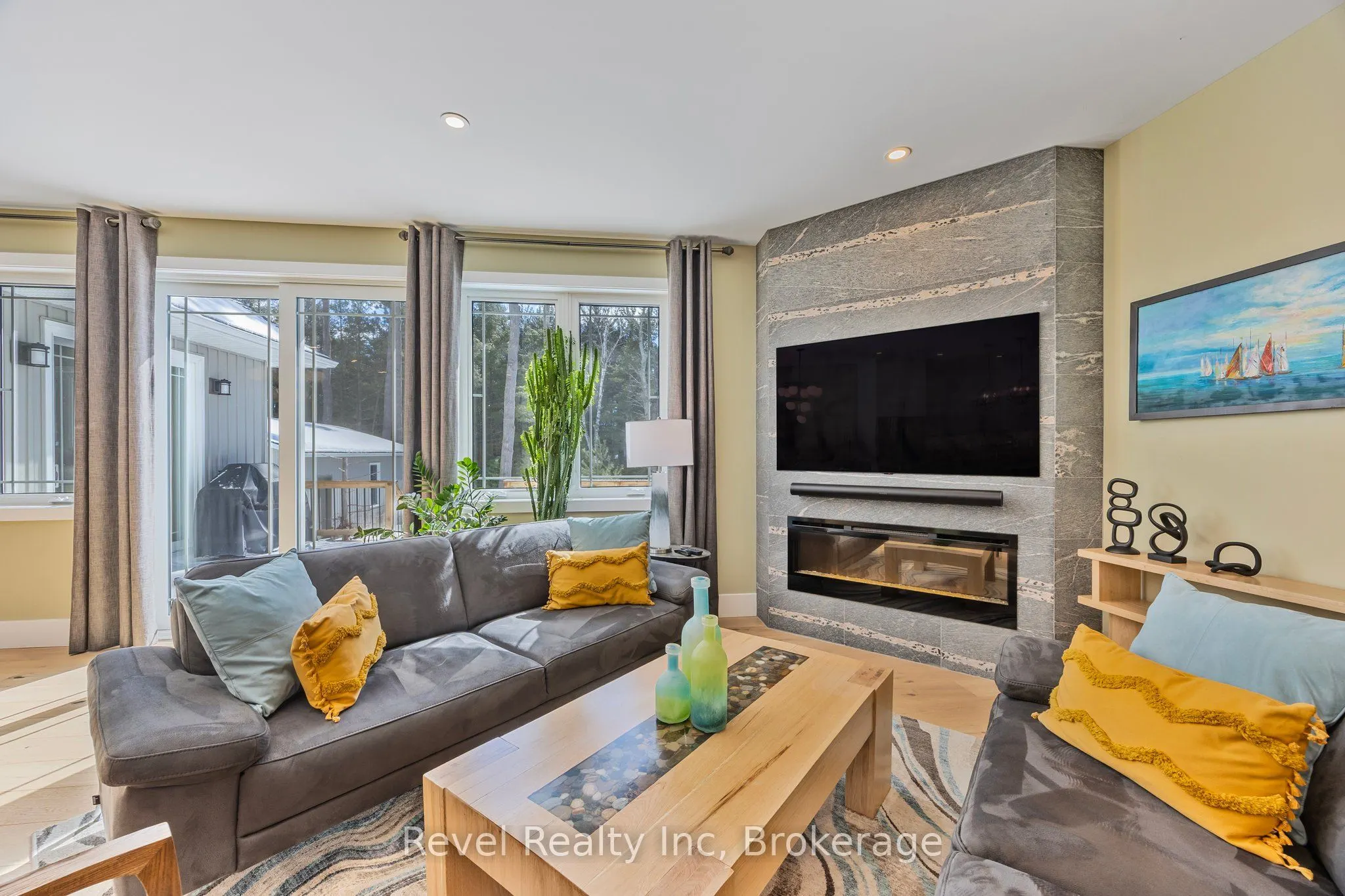 15 Stoney Road