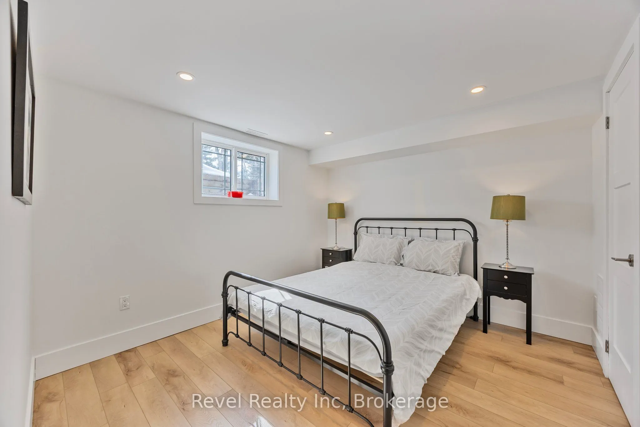 15 Stoney Road