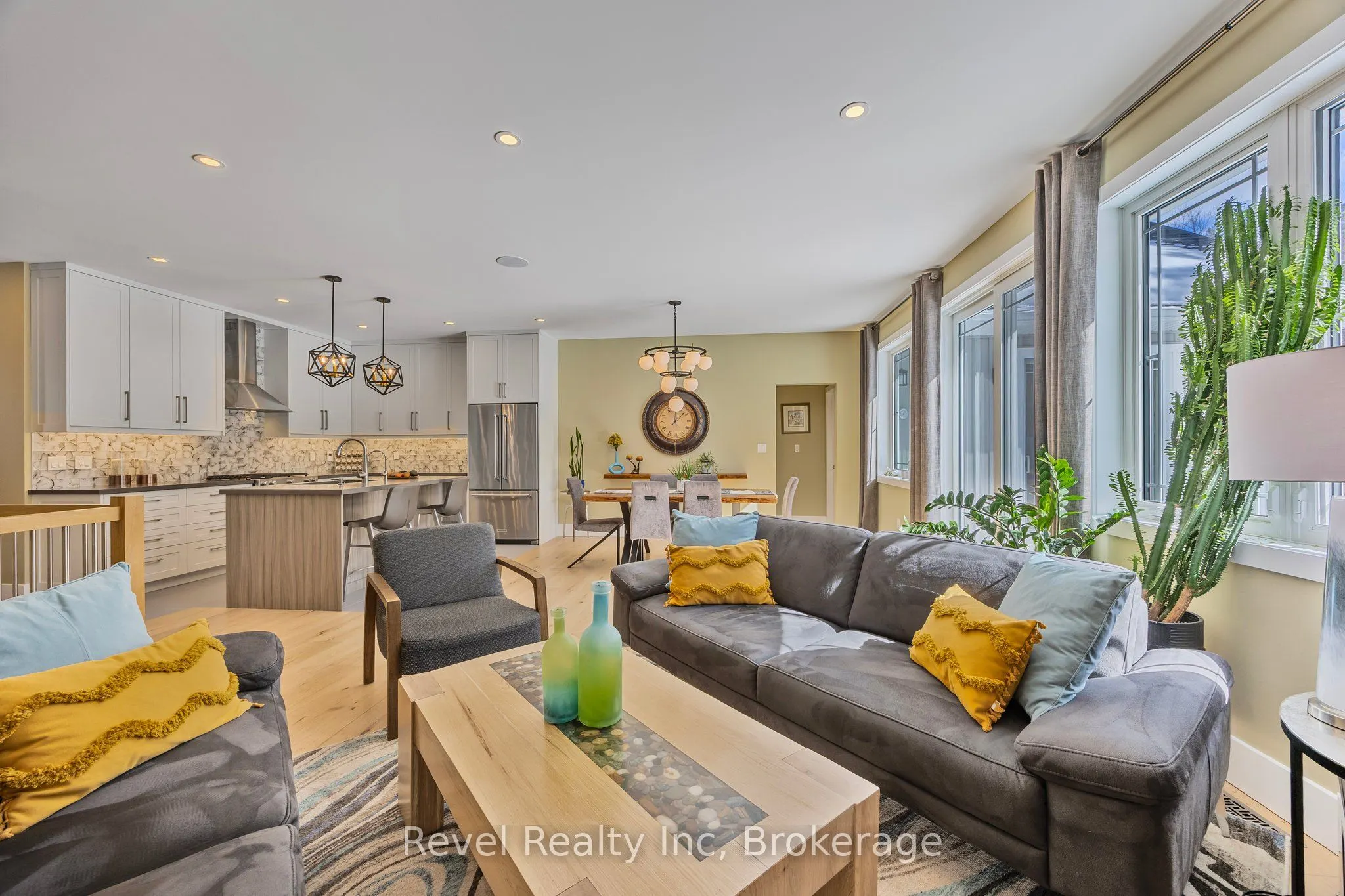 15 Stoney Road