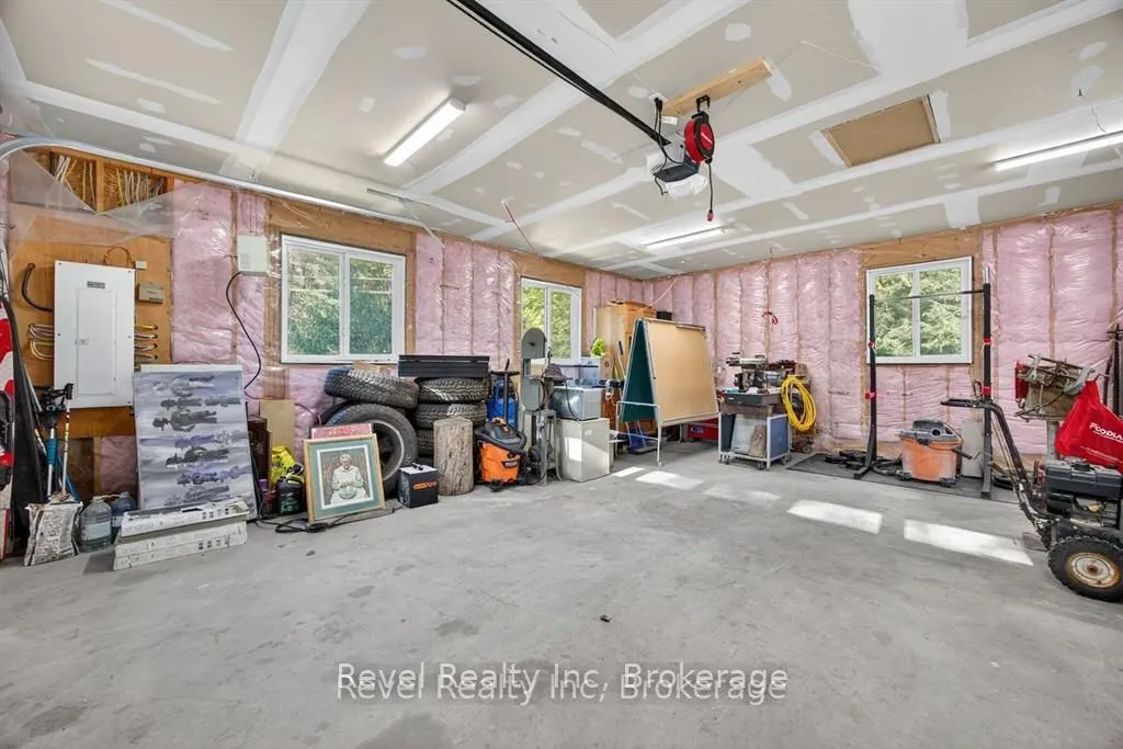 683 Lafontaine Road W