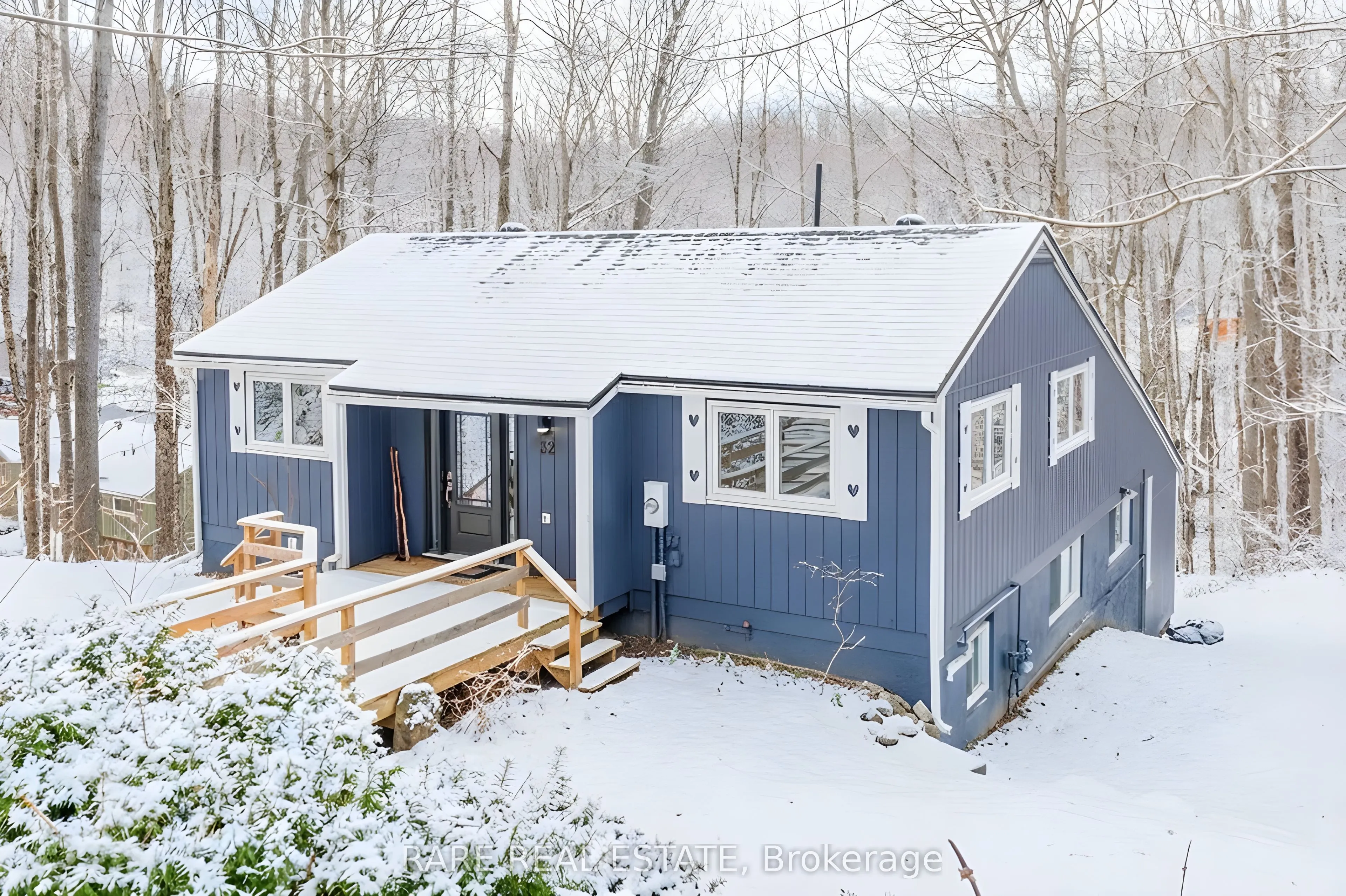 32 Oneida Avenue