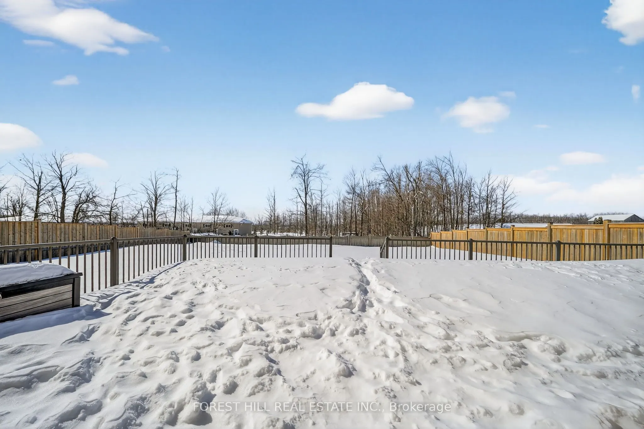 37 Rugman Crescent