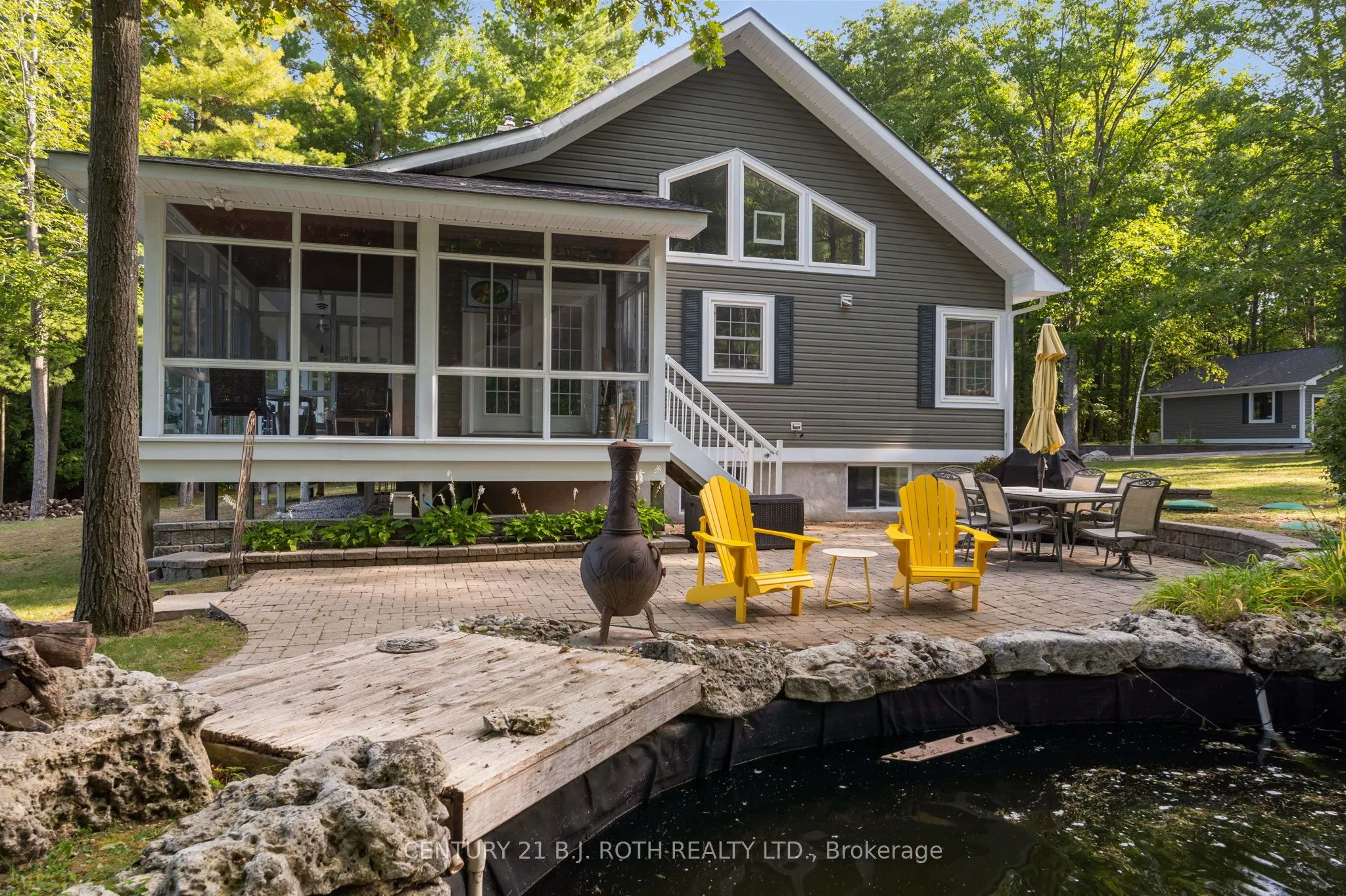 2710 Portage Trail